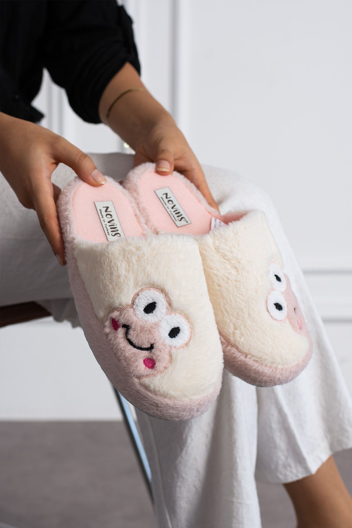 NOV NS Women s Stylish Plush House Slippers Frog Figured Quiet Comfortable Sole Warm Lining Trendyol