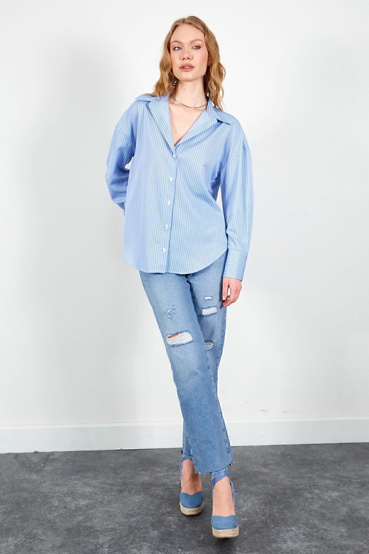Mavi Ince Çizgili Pamuk Saten Oversize Rahat Kalıp Kadın Basic Gömlek | Ek334864-7432