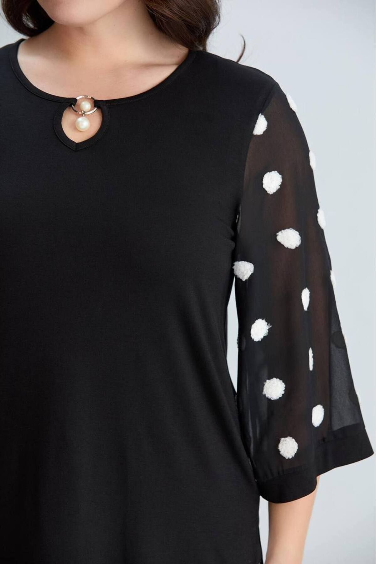 FOR ESRA BIG TREND  Kadın Kabartma Puantiye Desen Yaka Oyuk İnci Aksesuar Geniş Truvakar Tül Kol Esnek Viskon Bluz - Görsel 3