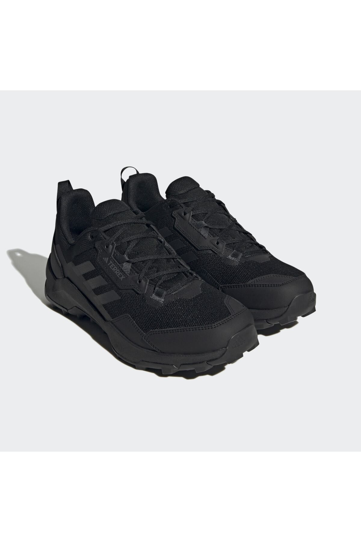 کفش های فضای باز چند رنگ مردانه و زنانه در AX4 adidas