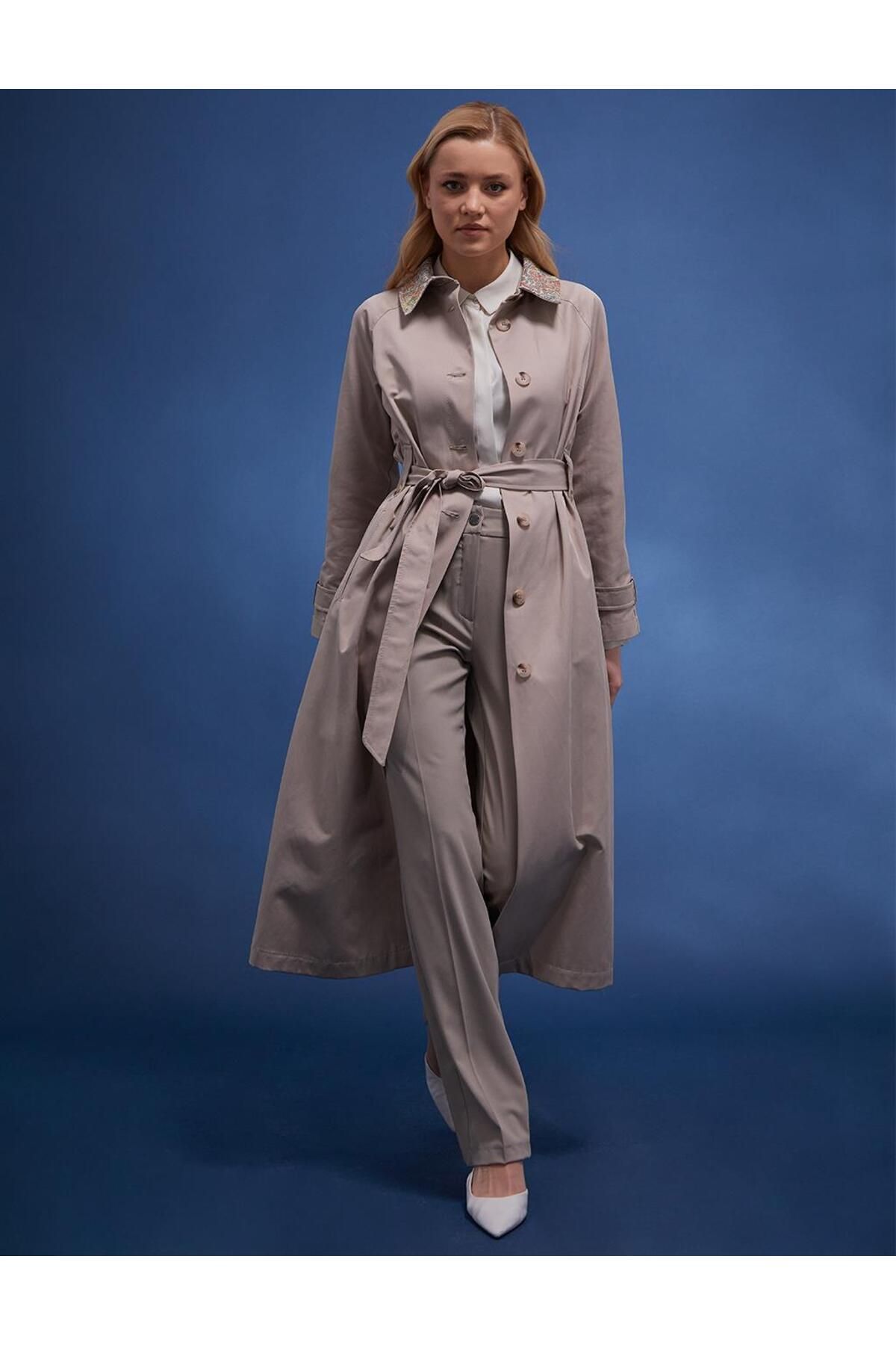 Kayra-Trench Coat Clay with Brocade Detail on the Collar 4