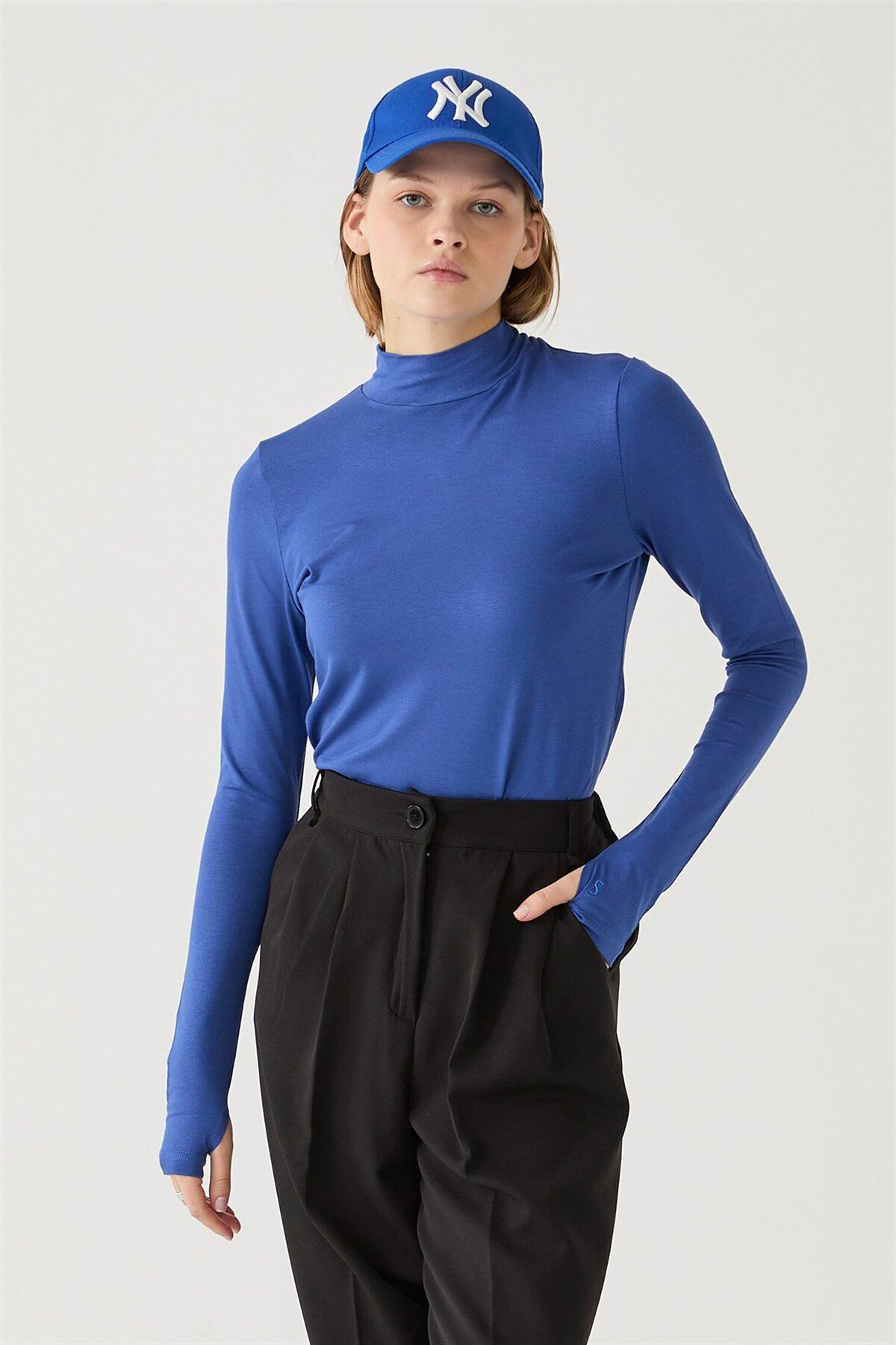 Suud Collection-Blauer Body mit Zehendetail 4