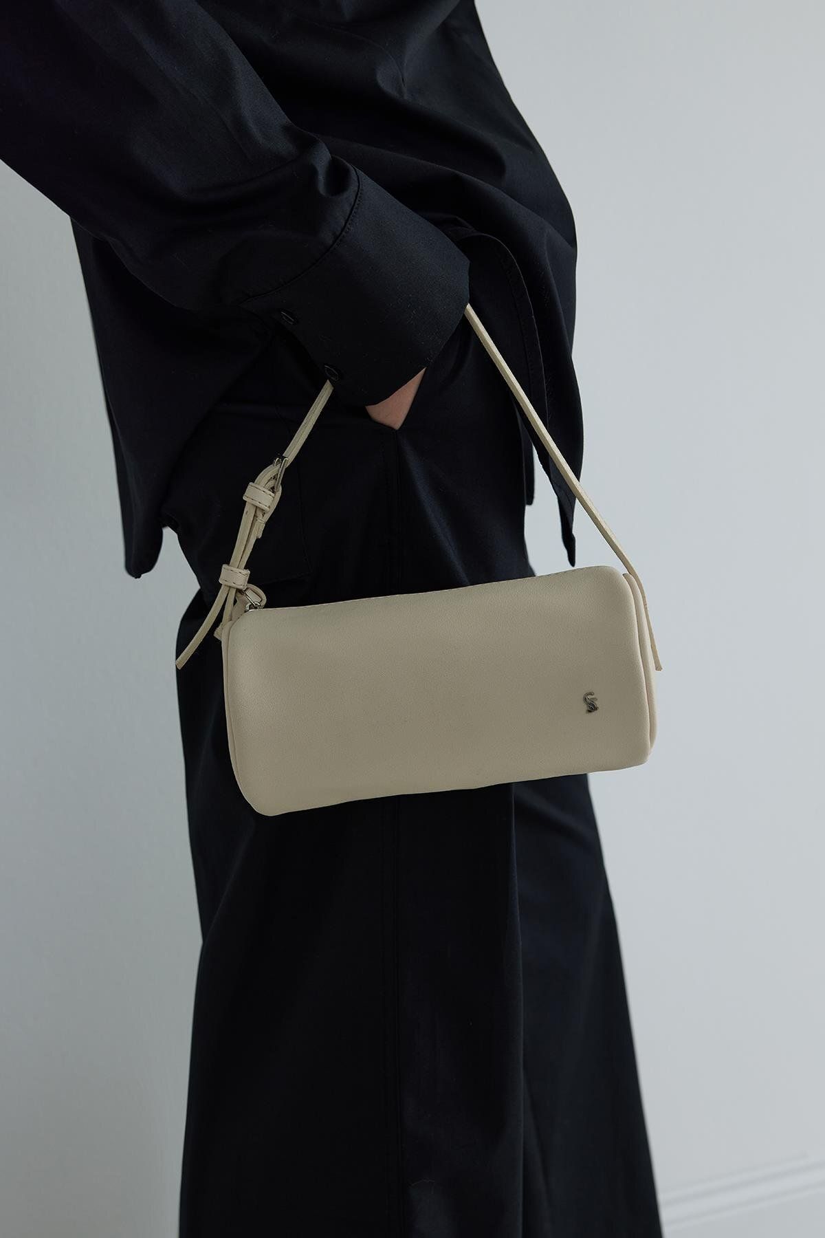 Suud Collection-Beige Baguette-Tasche „Lal“ 1