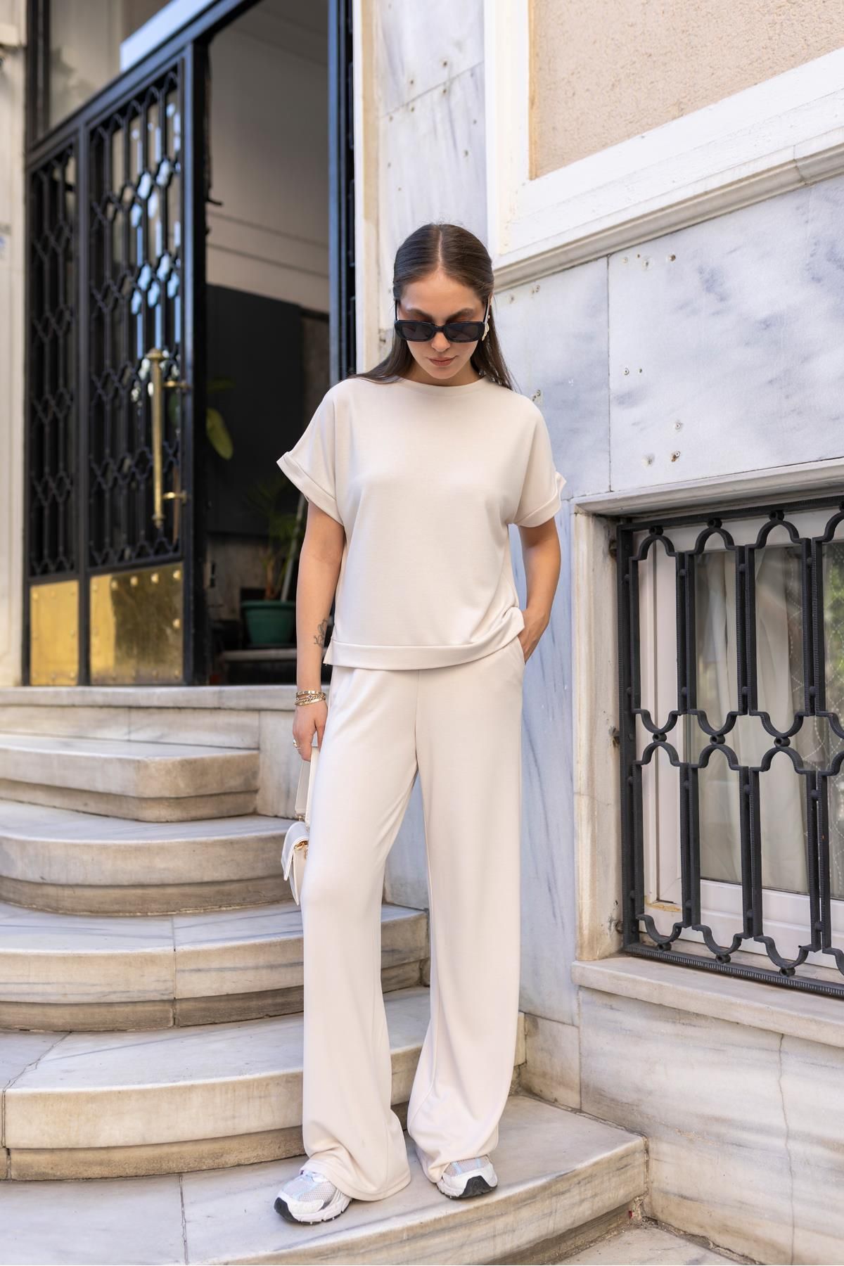 Askı Tekstil Taş Yandan Yırtmaç Detaylı T-Shirt Pantolon Takım