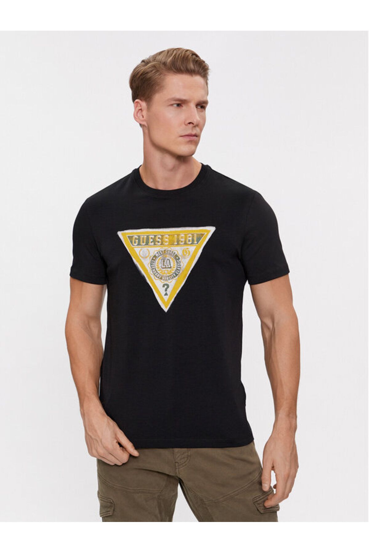 تی شرت قرمز مردانه SLIM FIT TRIANGLE PRINT Guess