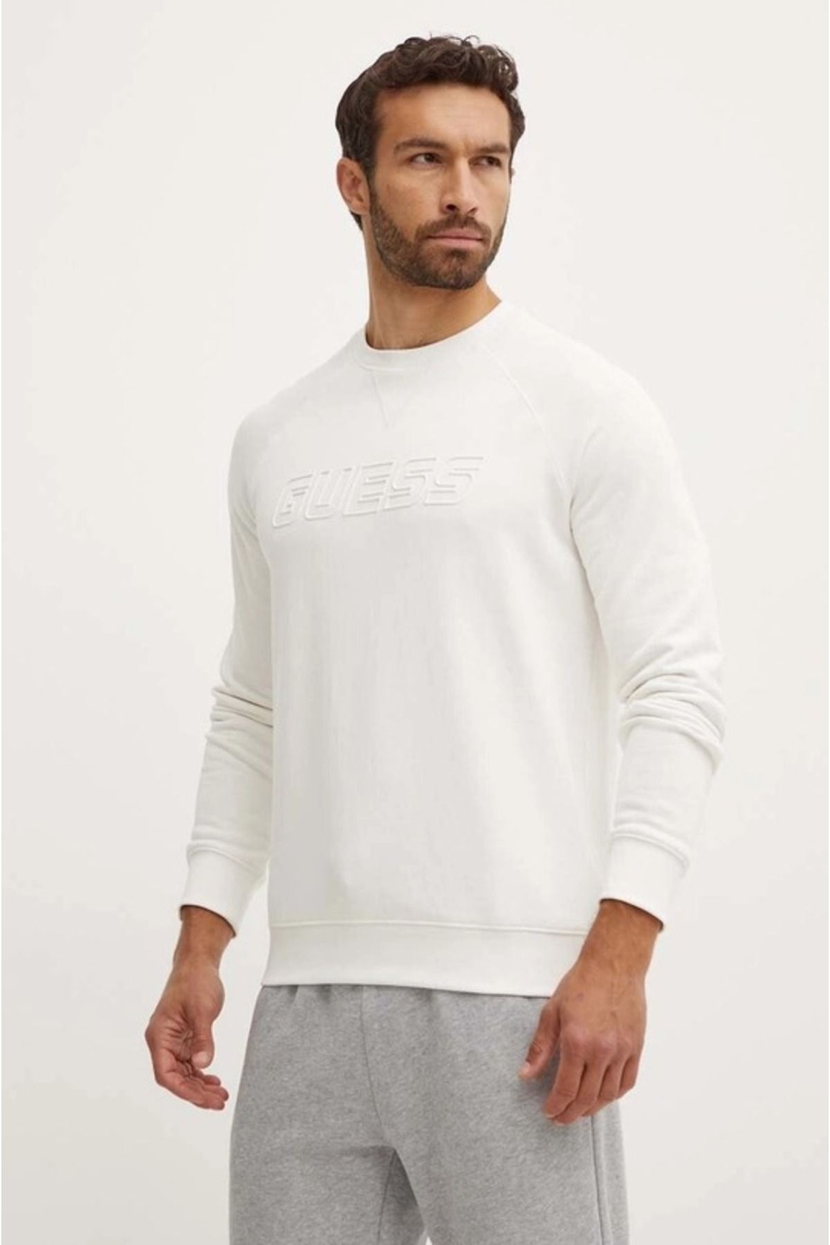 Guess-Men's New Aldwin Sweatshirt with Logo on the Front 1