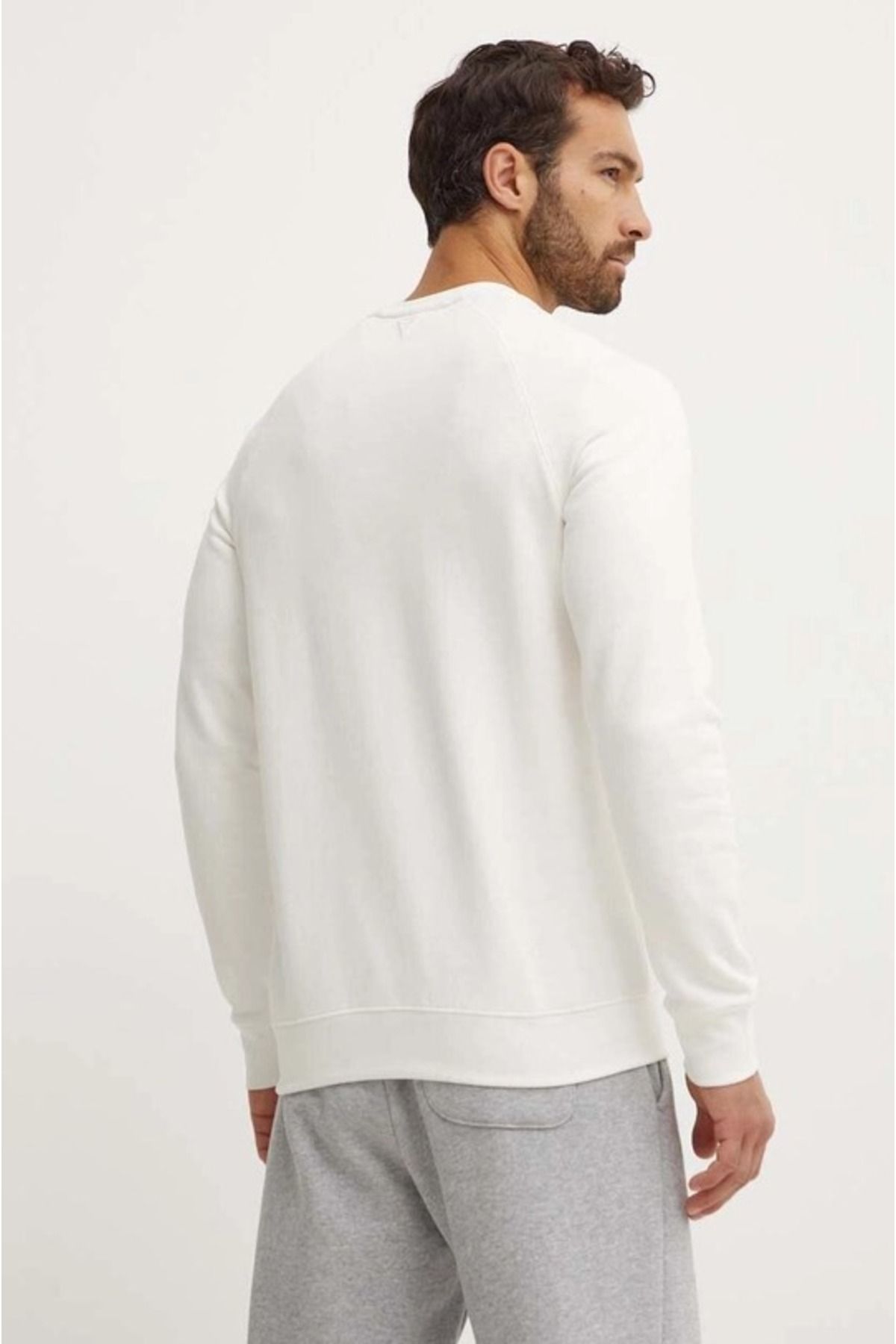 Guess-Men's New Aldwin Sweatshirt with Logo on the Front 3