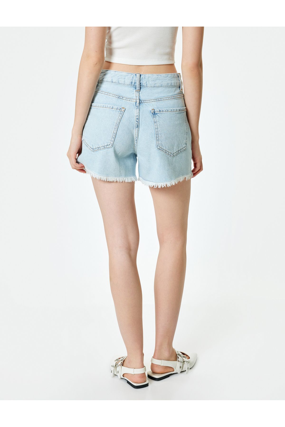 Koton-Mini pantaloni scurți din denim cu fundă brodat cu piatră - Se potrivește confortabil cu nasturi și buzunare 4