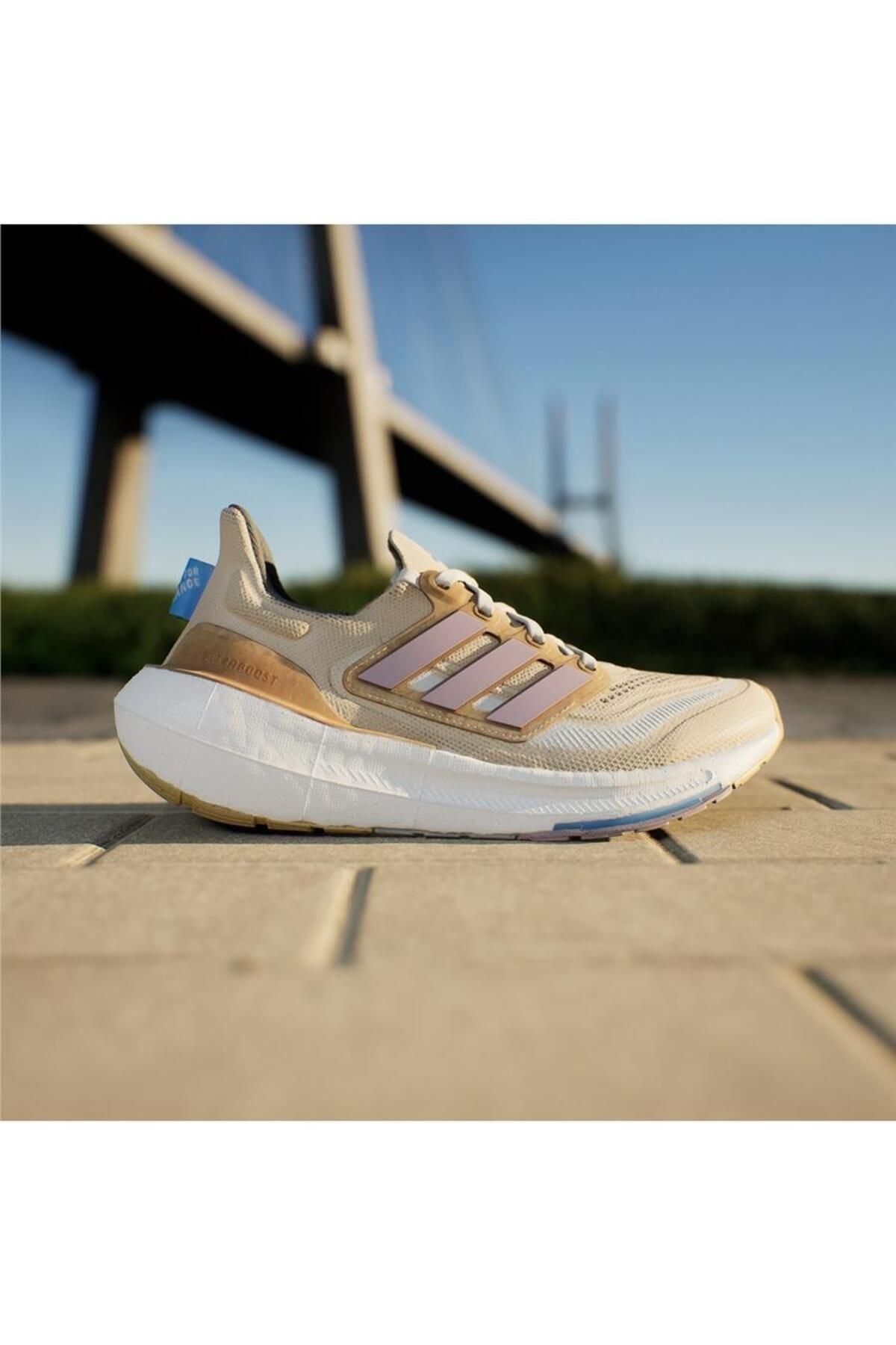 کفش دو و تمرین مشکی مردانه زنانه IE5834 K Ultraboost Light W کرم ورزشی adidas