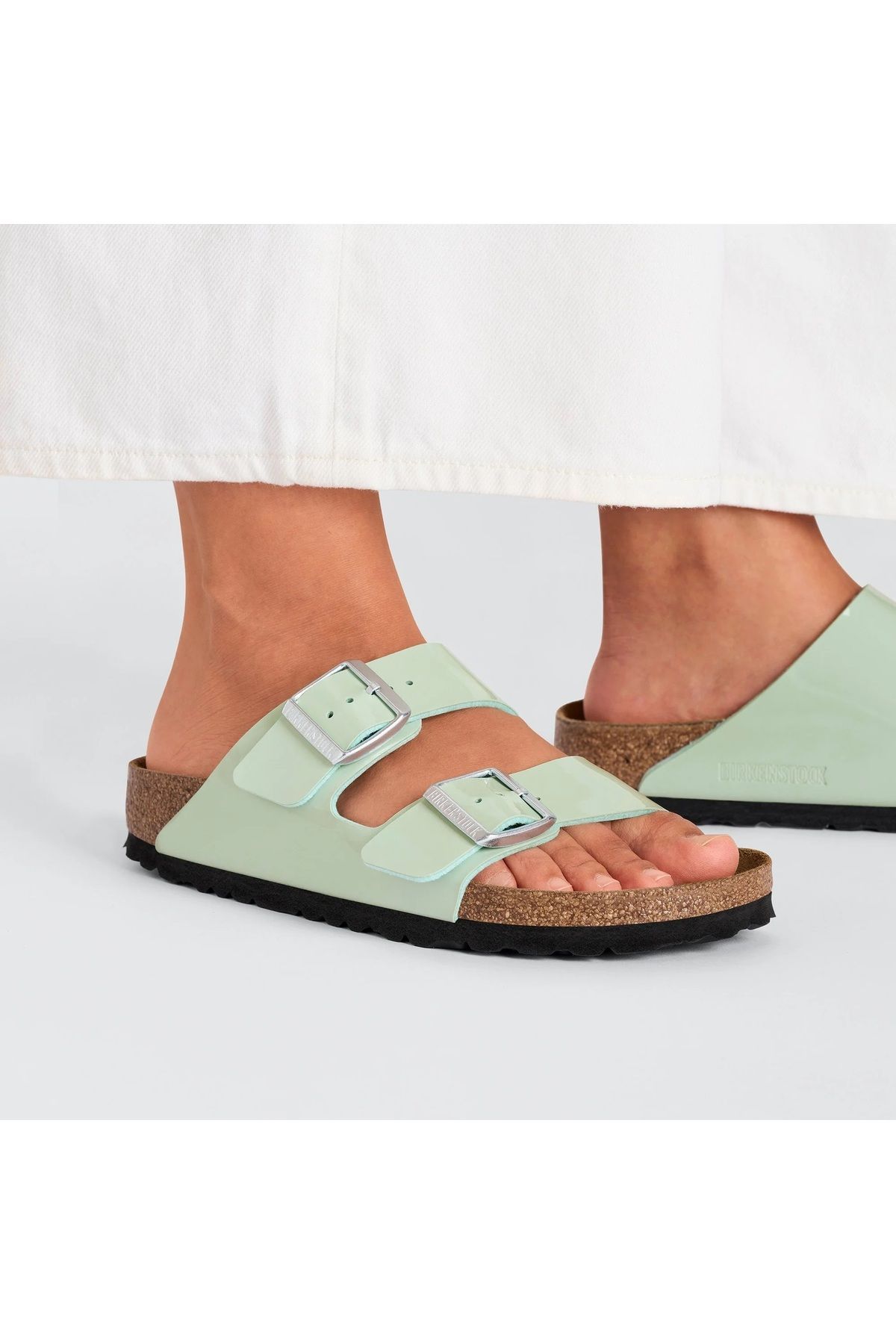 دمپایی زنانه دو سگک زیره زیره چوب پنبه ای سبز آریزونا BF Patent Birkenstock