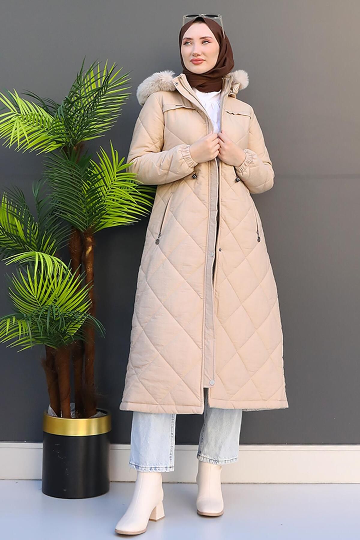 Enamel Quilted Coat Cream
