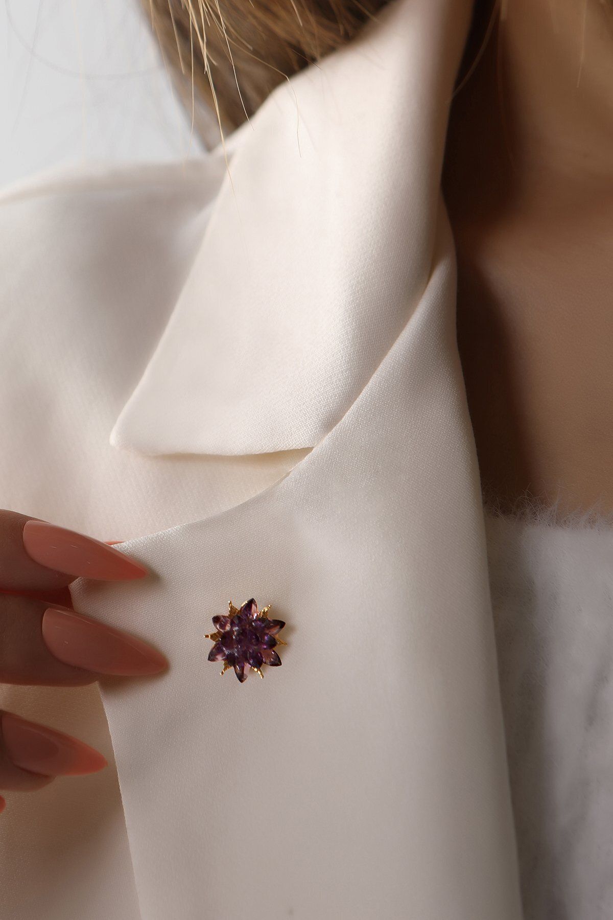 SUNSHINE 925 Ayar Özel Tasarım Lotus Çiçeği Gümüş Yaka İğnesi Broşu