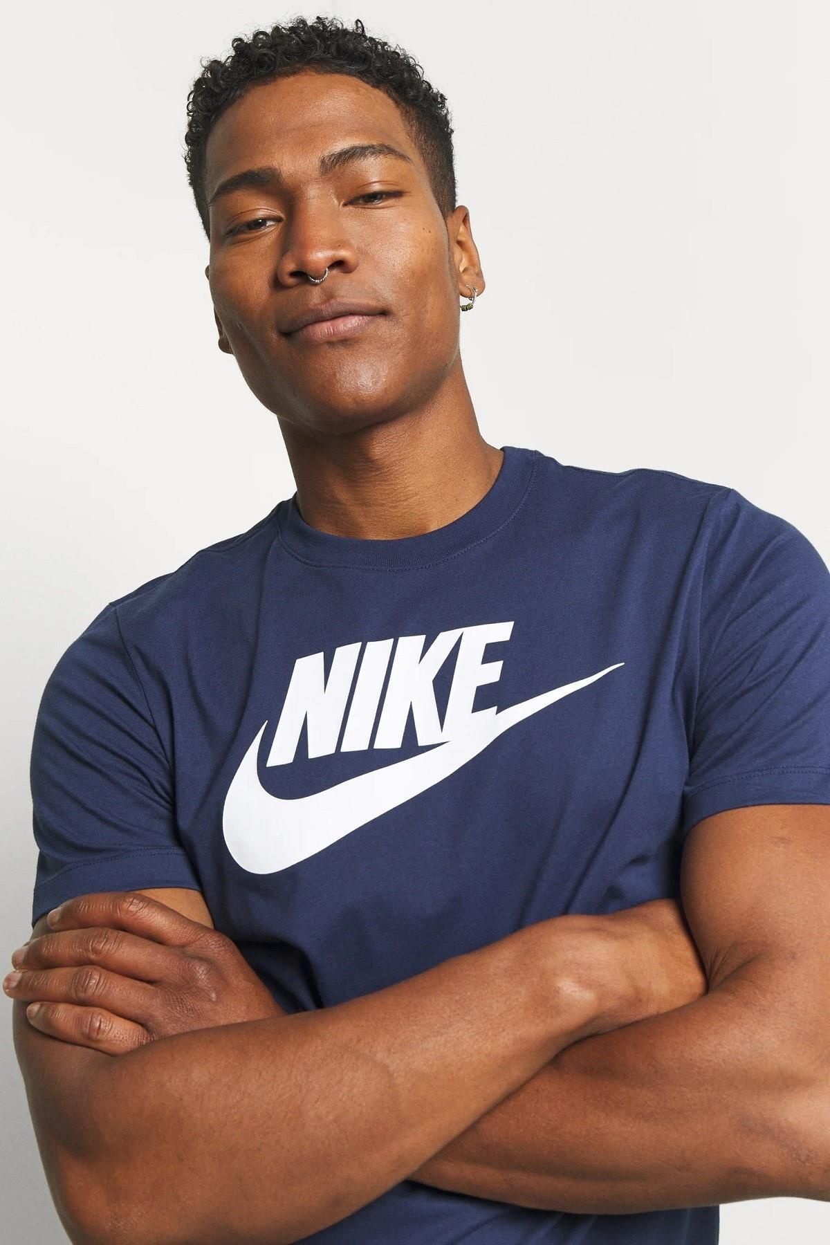 Nike Sportswear Futura Swoosh Logo Tee T Shirt Unisex Bask l Ti ort Lacivert Fiyat Yorumlar Trendyol