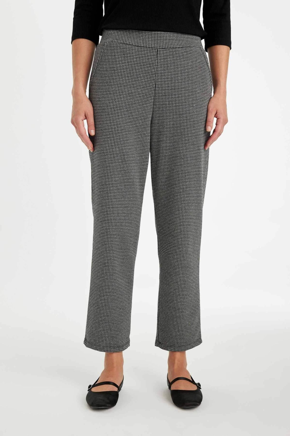 DeFacto-Houndstooth Pattern Drawstring Relaxed Fit Joggers 4