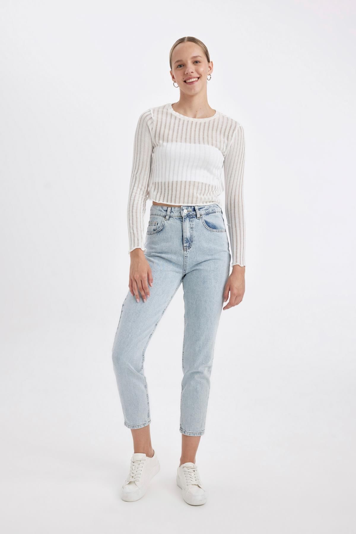 Lina Mom Fit Yüksek Bel Rahat Kalıp Hafif Dar Paça Bilek Boy Jean Yıkamalı Pantolon D4303ax24au