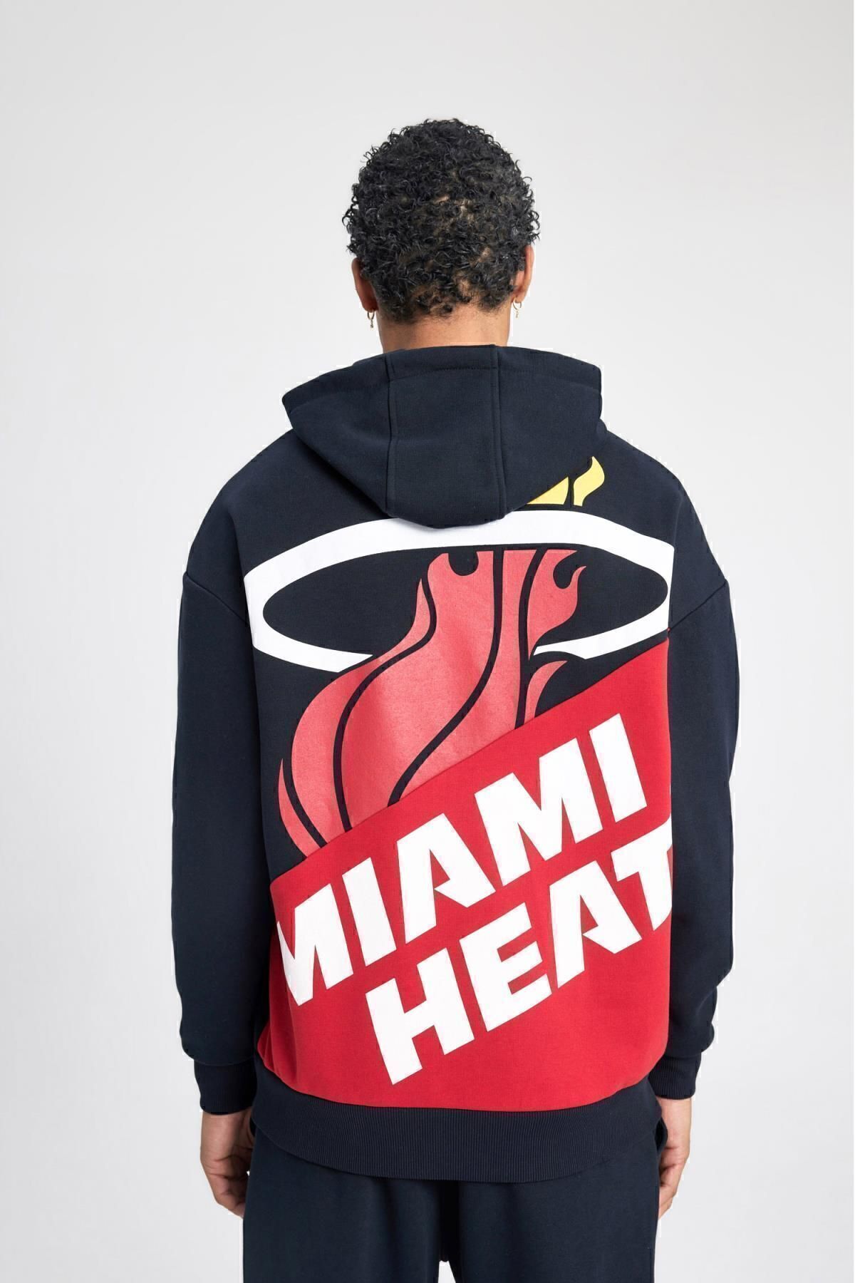 Defacto NBA Miami Heat Oversize Hooded Sweatshirt B3882ax24sp Trendyol