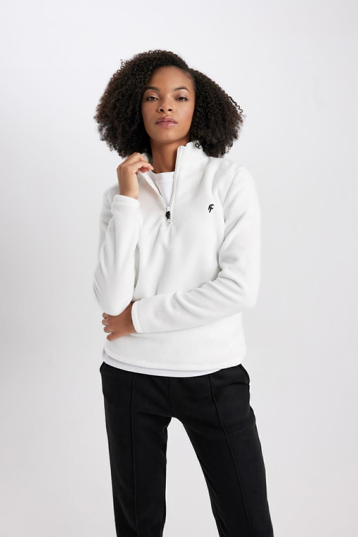DeFacto-Bedrucktes Fleece-Sweatshirt mit Reißverschlusskragen und Standardpassform A4501ax23wn 5
