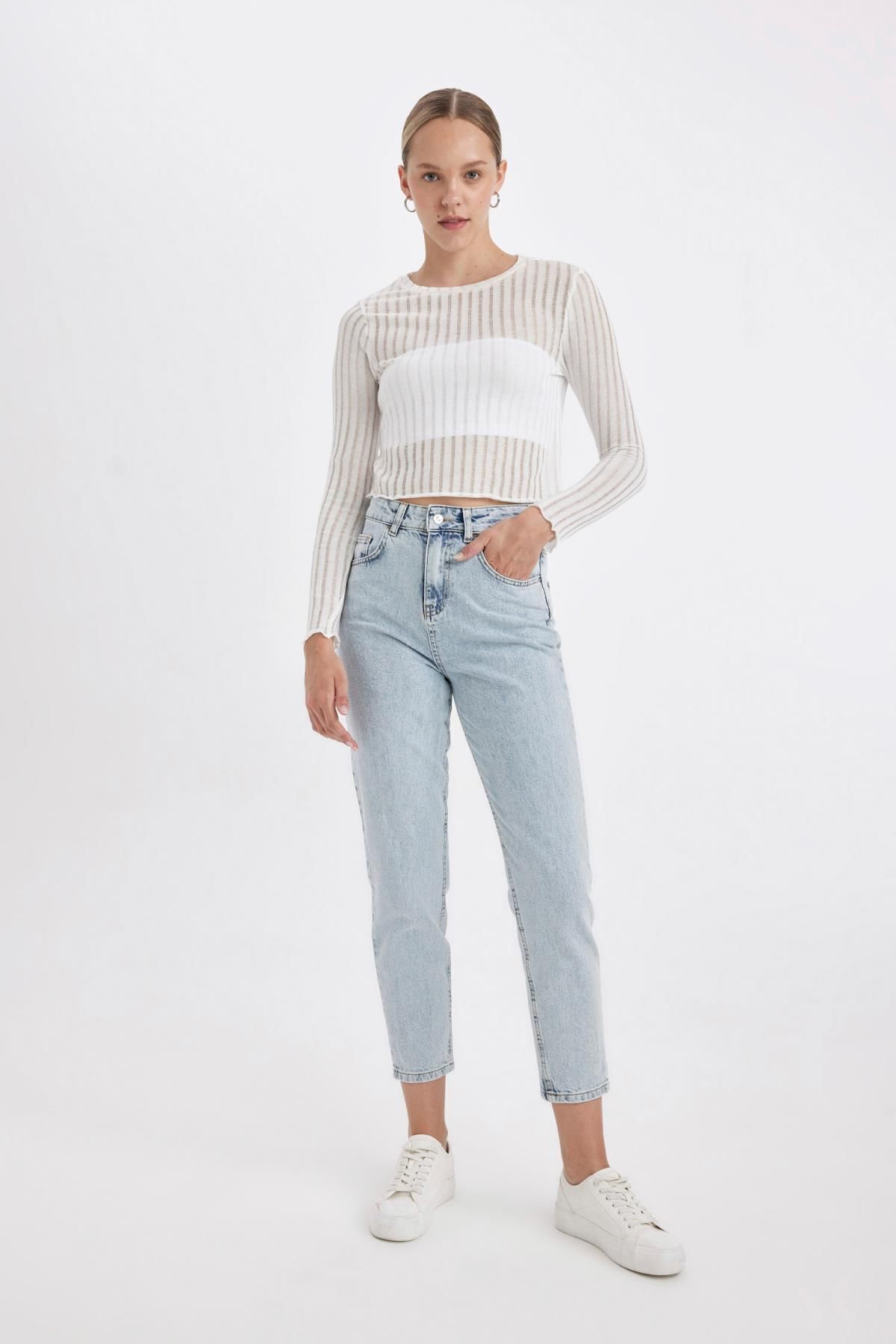 Lina Mom Fit Yüksek Bel Rahat Kalıp Hafif Dar Paça Bilek Boy Jean Yıkamalı Pantolon D4303ax24au