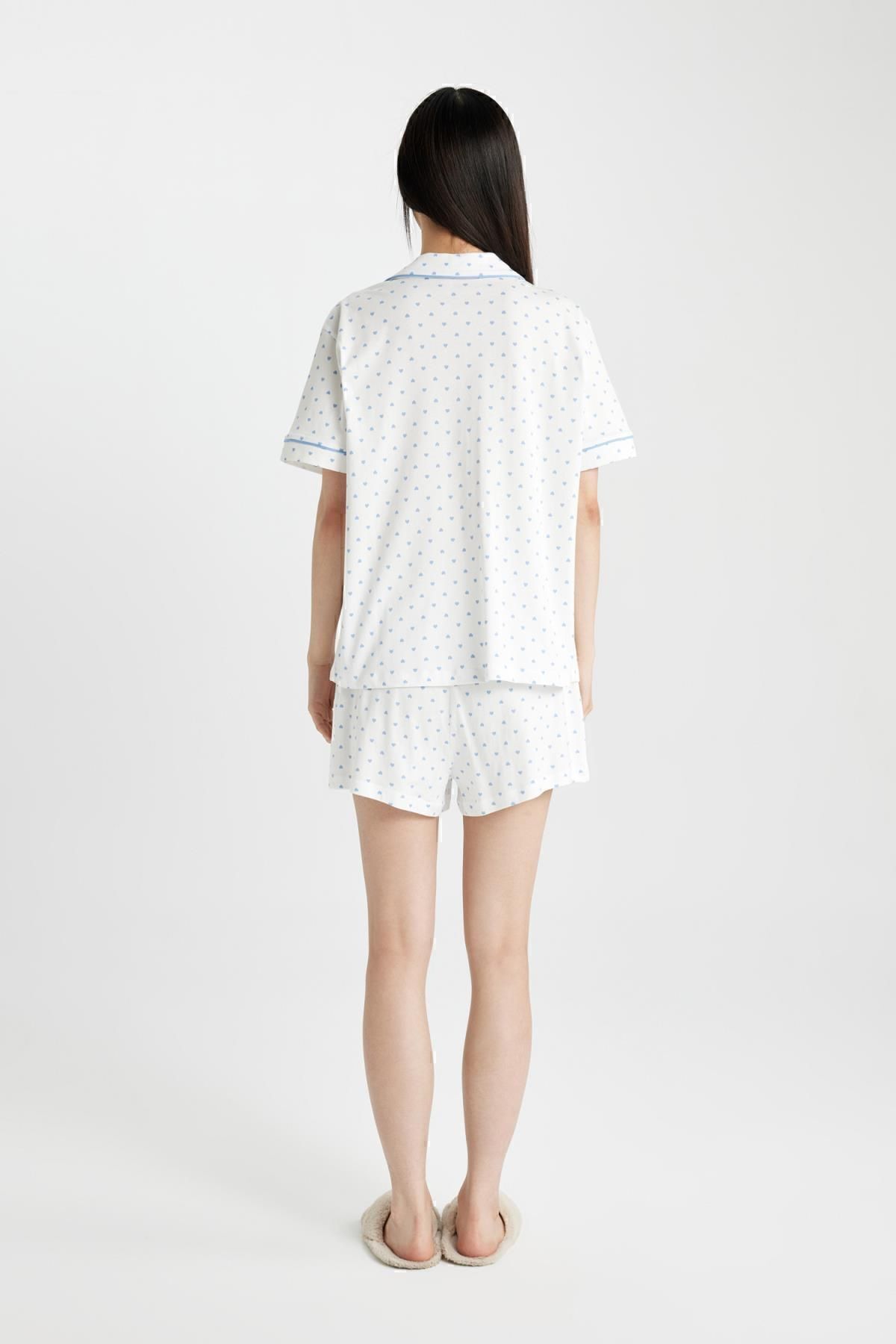 DeFacto-Pyjama-Set zum Verlieben – gemusterte, normale Passform, kurze Ärmel, Ober- und Unterteil mit Shorts D1527ax24sm 6