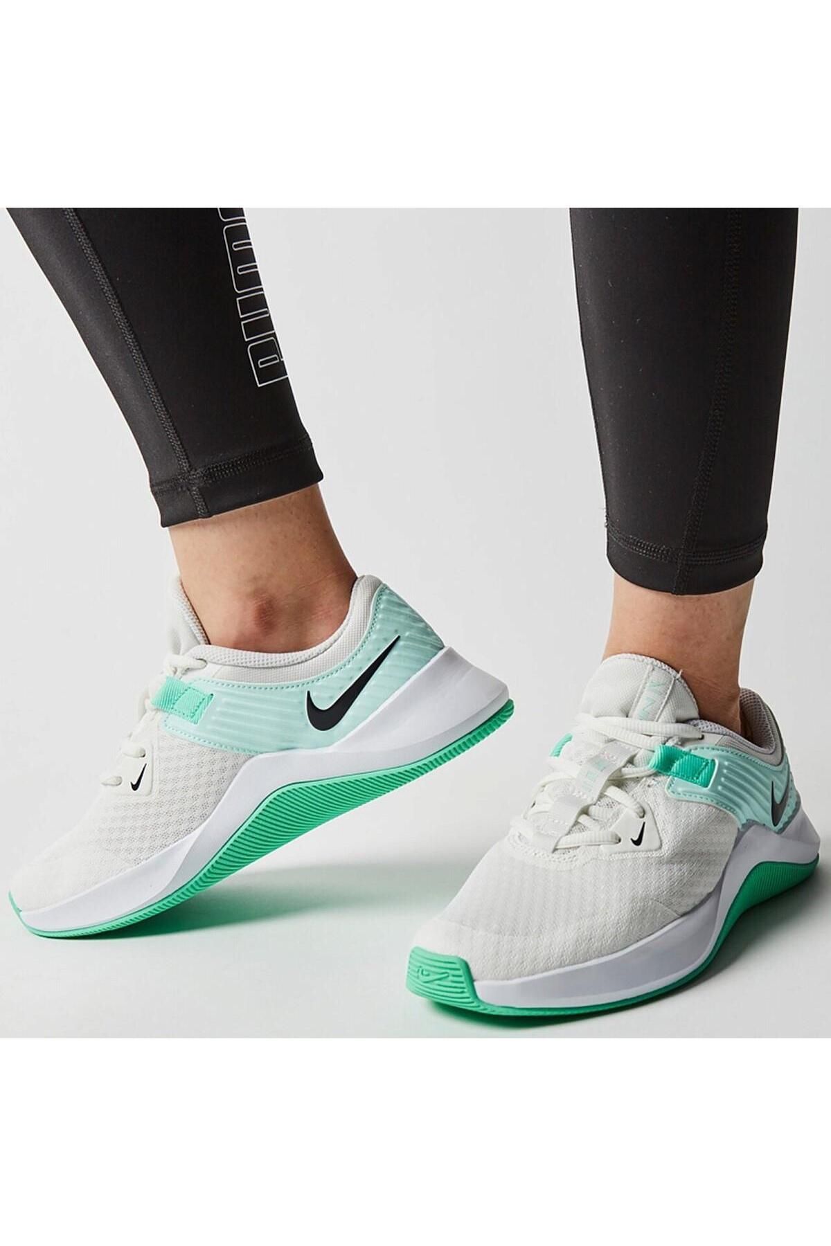 Nike Mc Trainer Walk Training Shoes White Kad n Beyaz Yuruyu Antrenman Ayakkab s Fiyat Yorumlar Trendyol