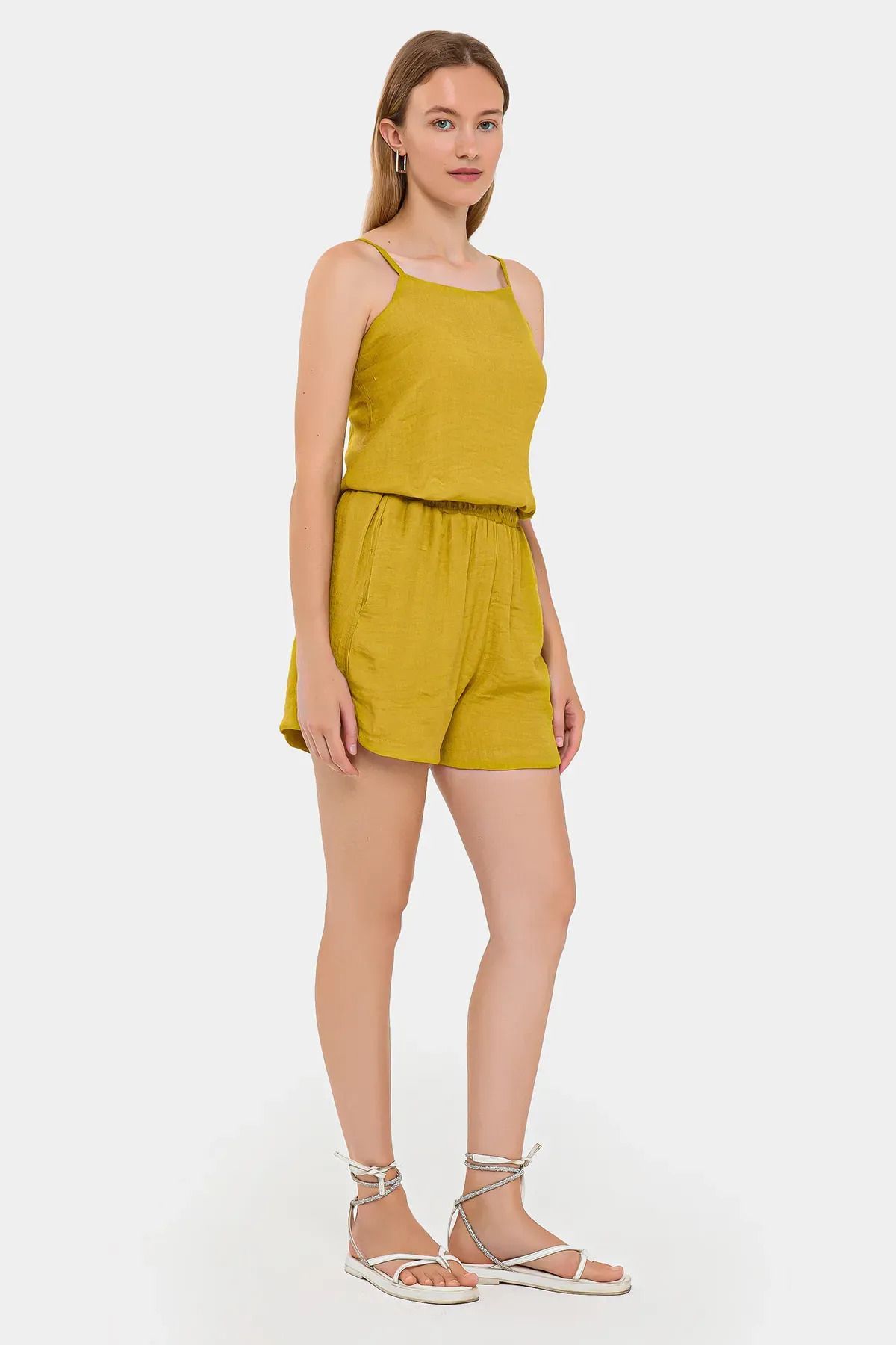 complete the look image
