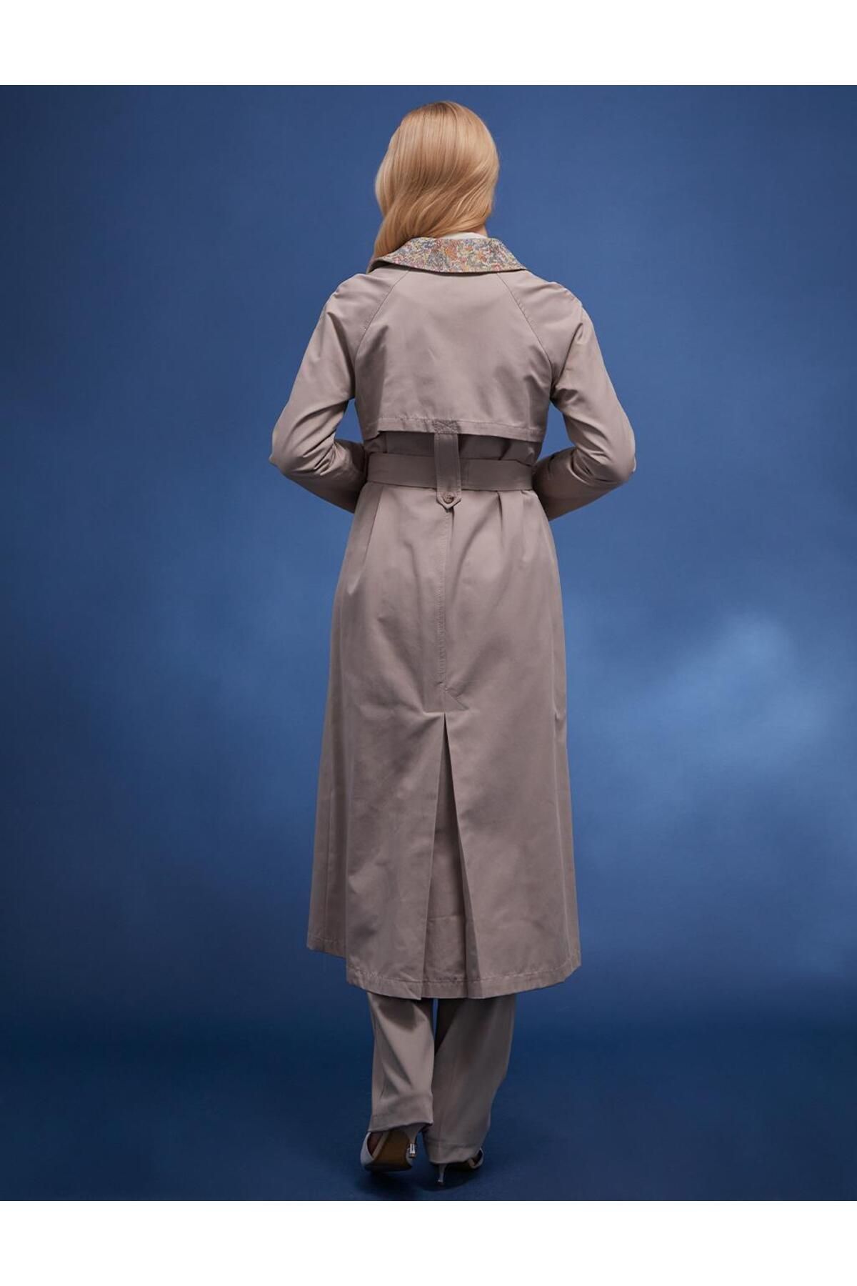 Kayra-Trench Coat Clay with Brocade Detail on the Collar 7