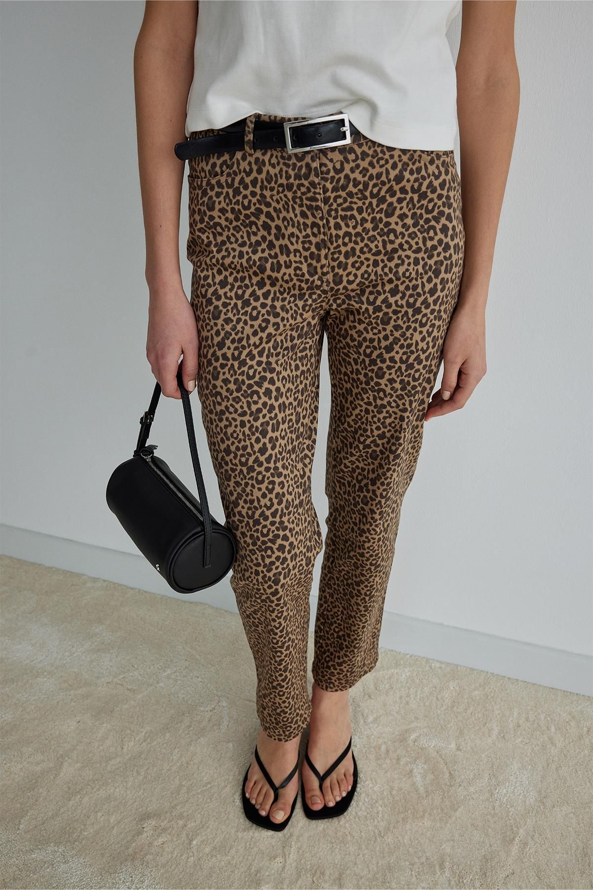 Suud Collection-Brown Leopard Crop Pants 2