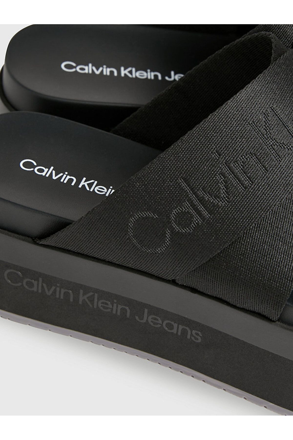 صندل سیاه زنانه تزیینات Flatform در MR Calvin Klein