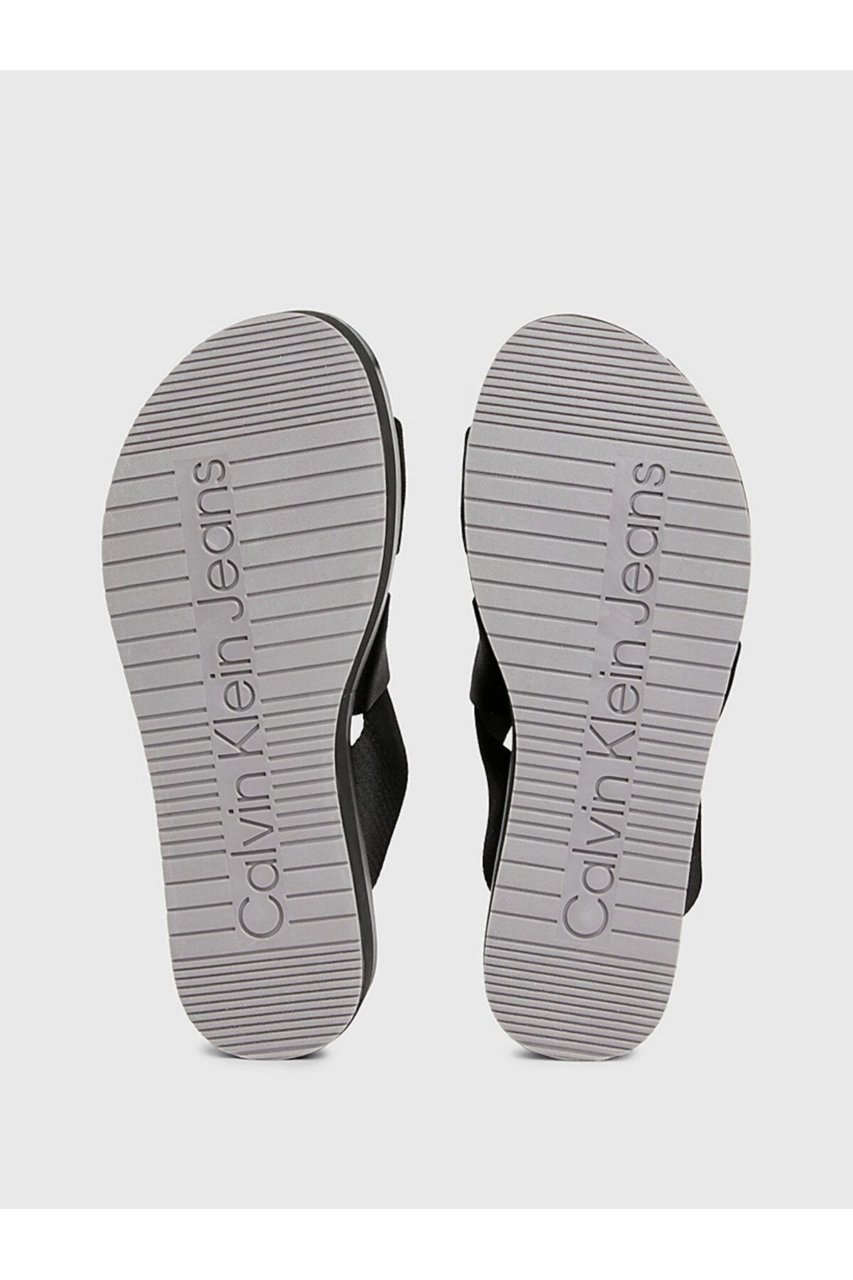 صندل سیاه زنانه تزیینات Flatform در MR Calvin Klein