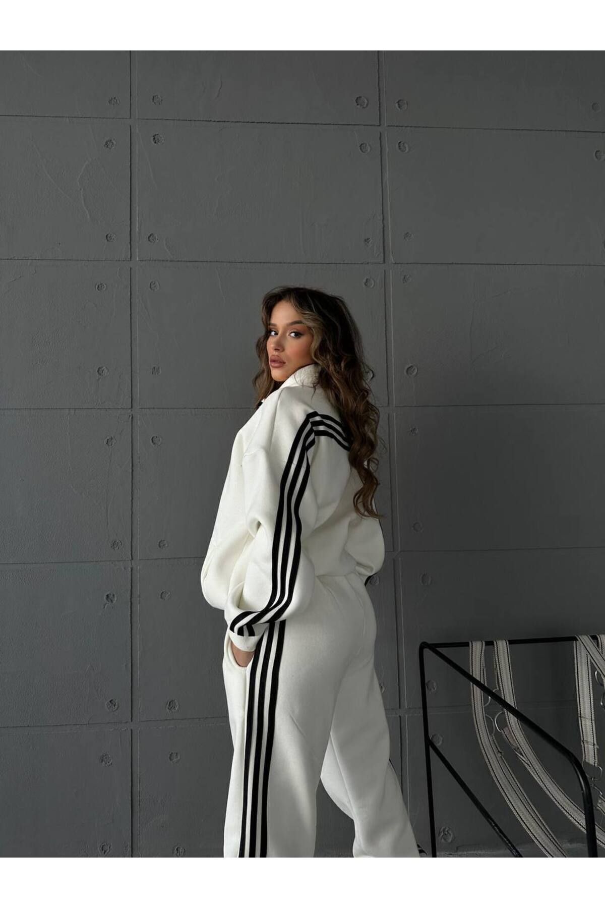 Oversize Şerit Detaylı Hırka Eşofman Takım — سفید W-allOTK-ŞRTEŞFMNTKM — تصویر 3 از 6