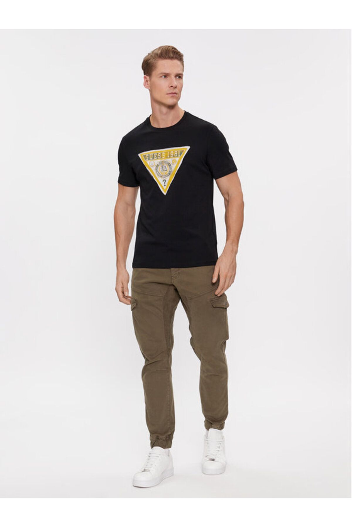 تی شرت قرمز مردانه SLIM FIT TRIANGLE PRINT Guess