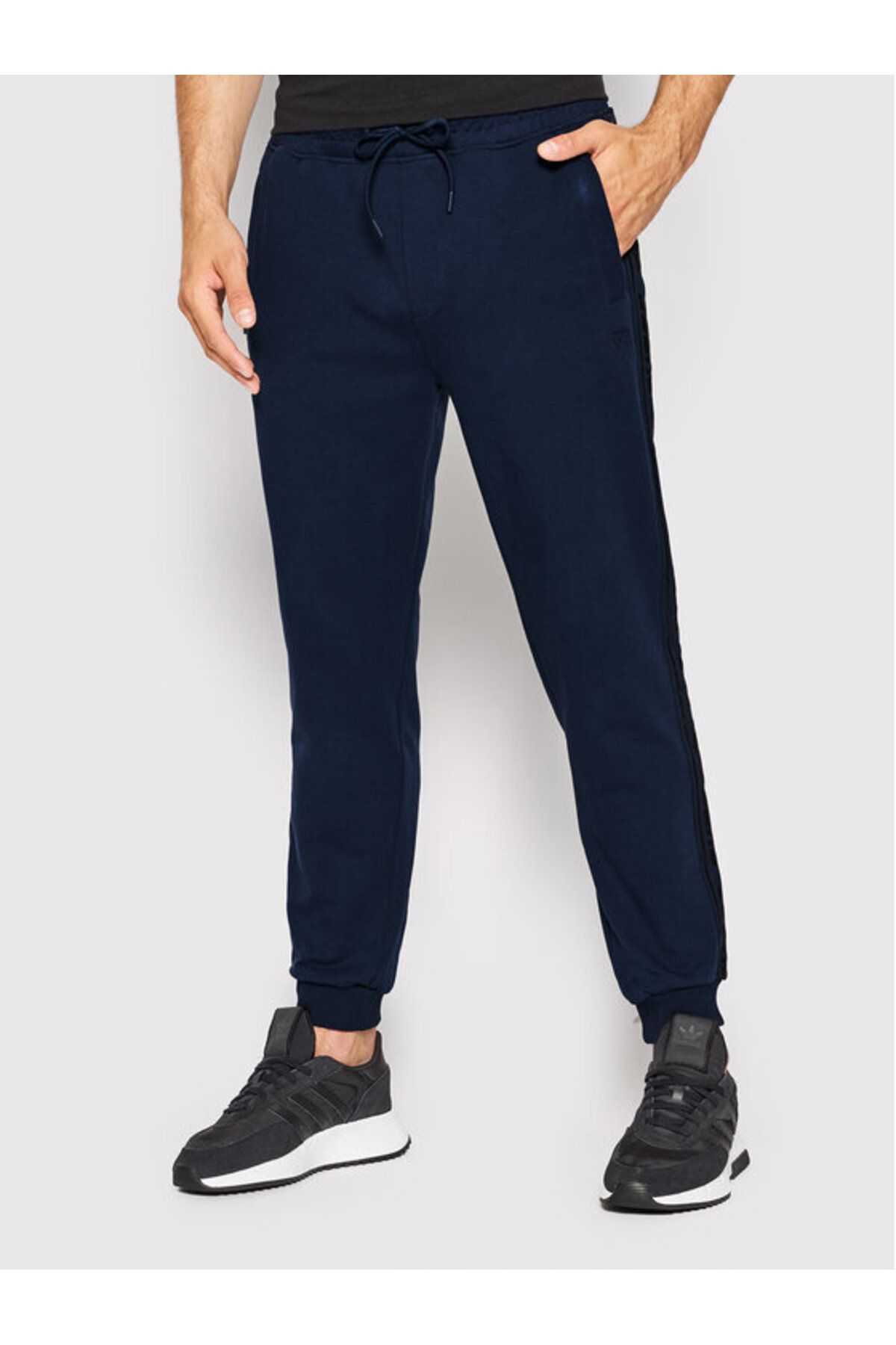 Guess-New Arlo Men's Active Regular Fit Sweatpants 1