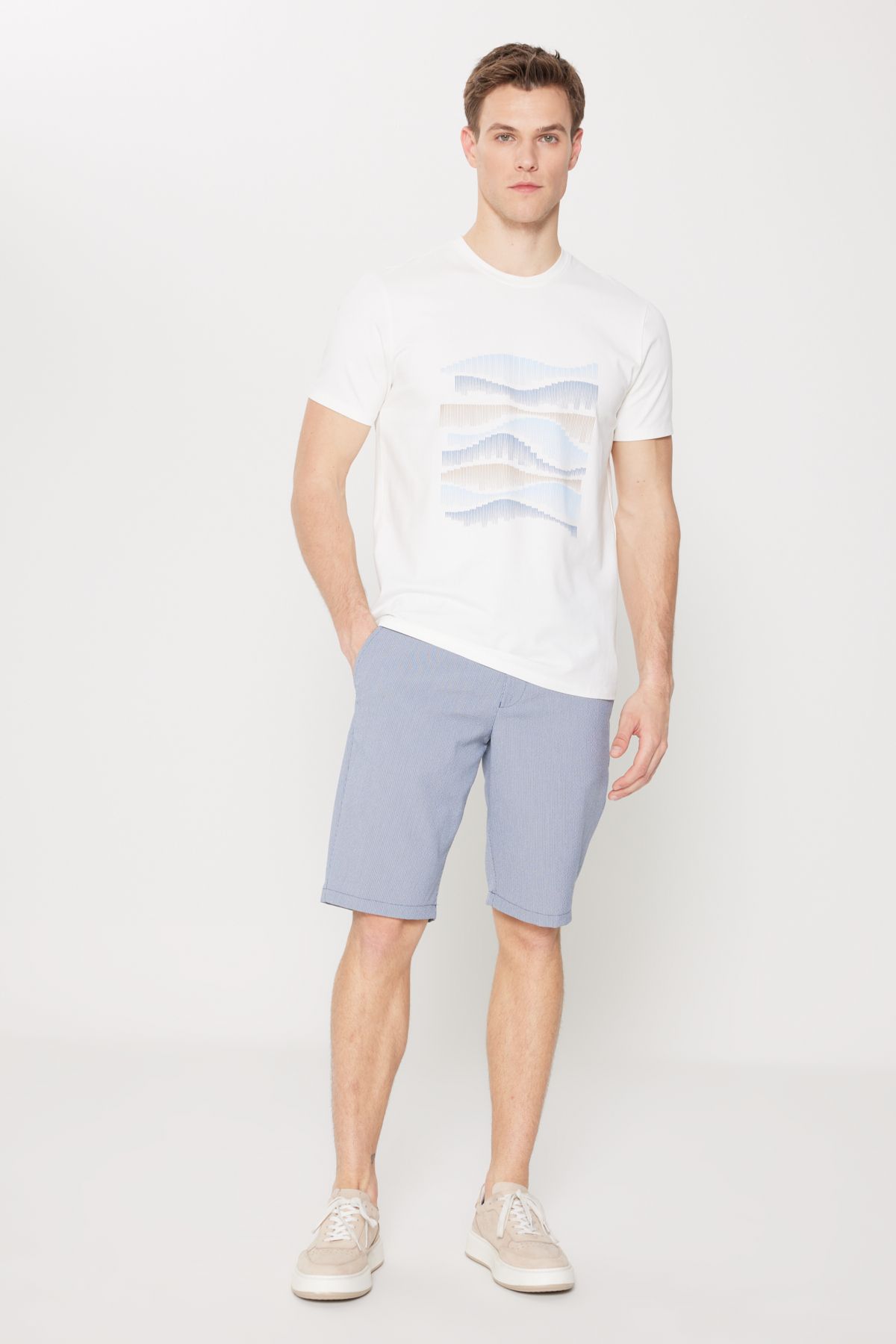 ALTINYILDIZ CLASSICS Erkek Lacivert Slim Fit Dar Kesim Yan Cepli Gofre Desenli Şort