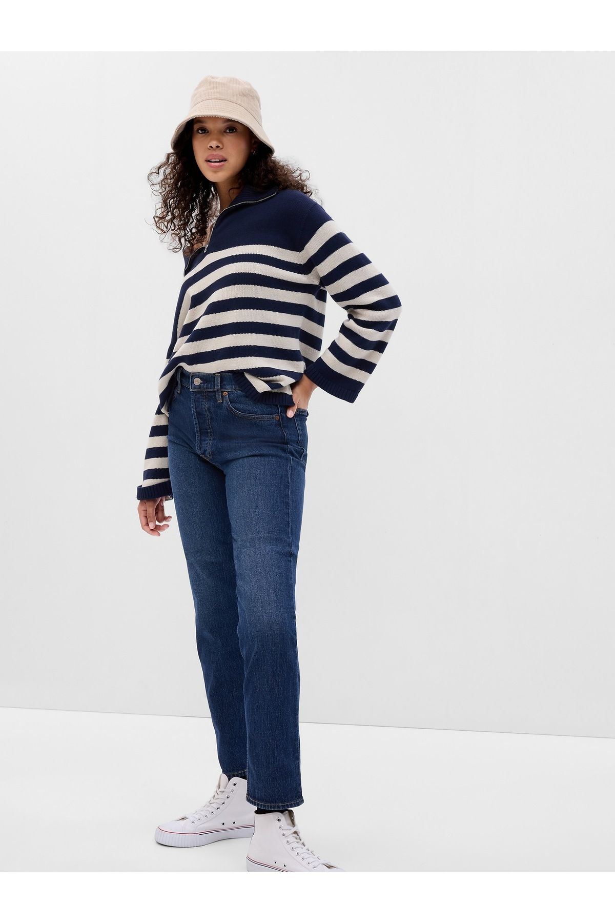 GAP Kadın Mavi High Rise Cheeky Straight Washwell Jean Washwell