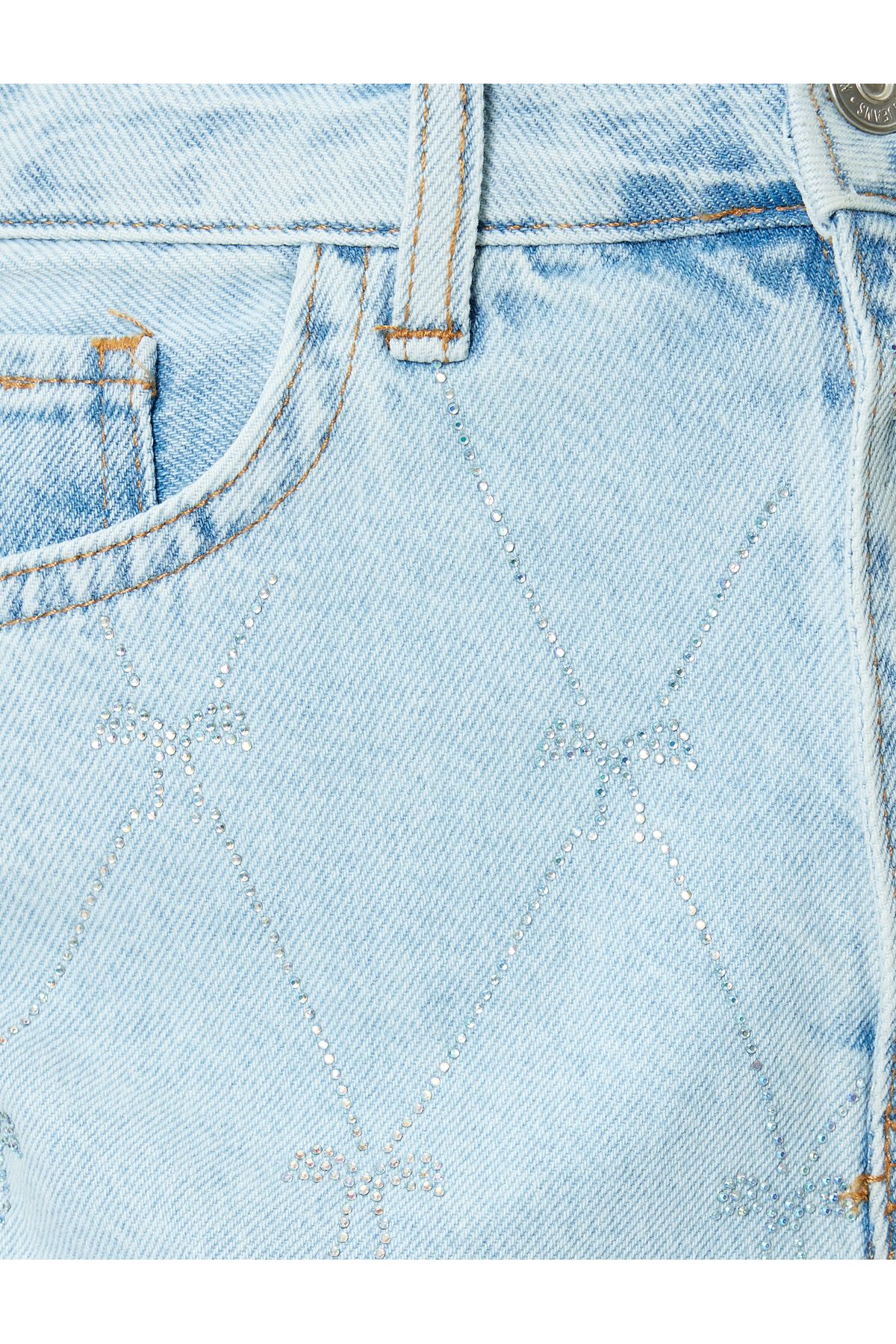 Koton-Mini pantaloni scurți din denim cu fundă brodat cu piatră - Se potrivește confortabil cu nasturi și buzunare 6