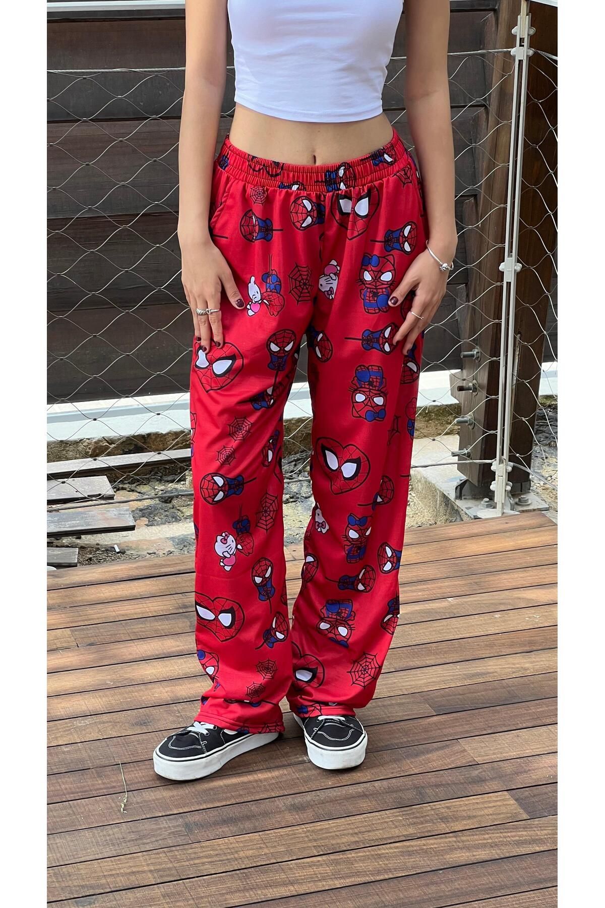 BAREM BUTİK Barem Butik  Hello Kitty & Spider-Man Detaylı Kırmızı Unisex Bol Eşofman Altı