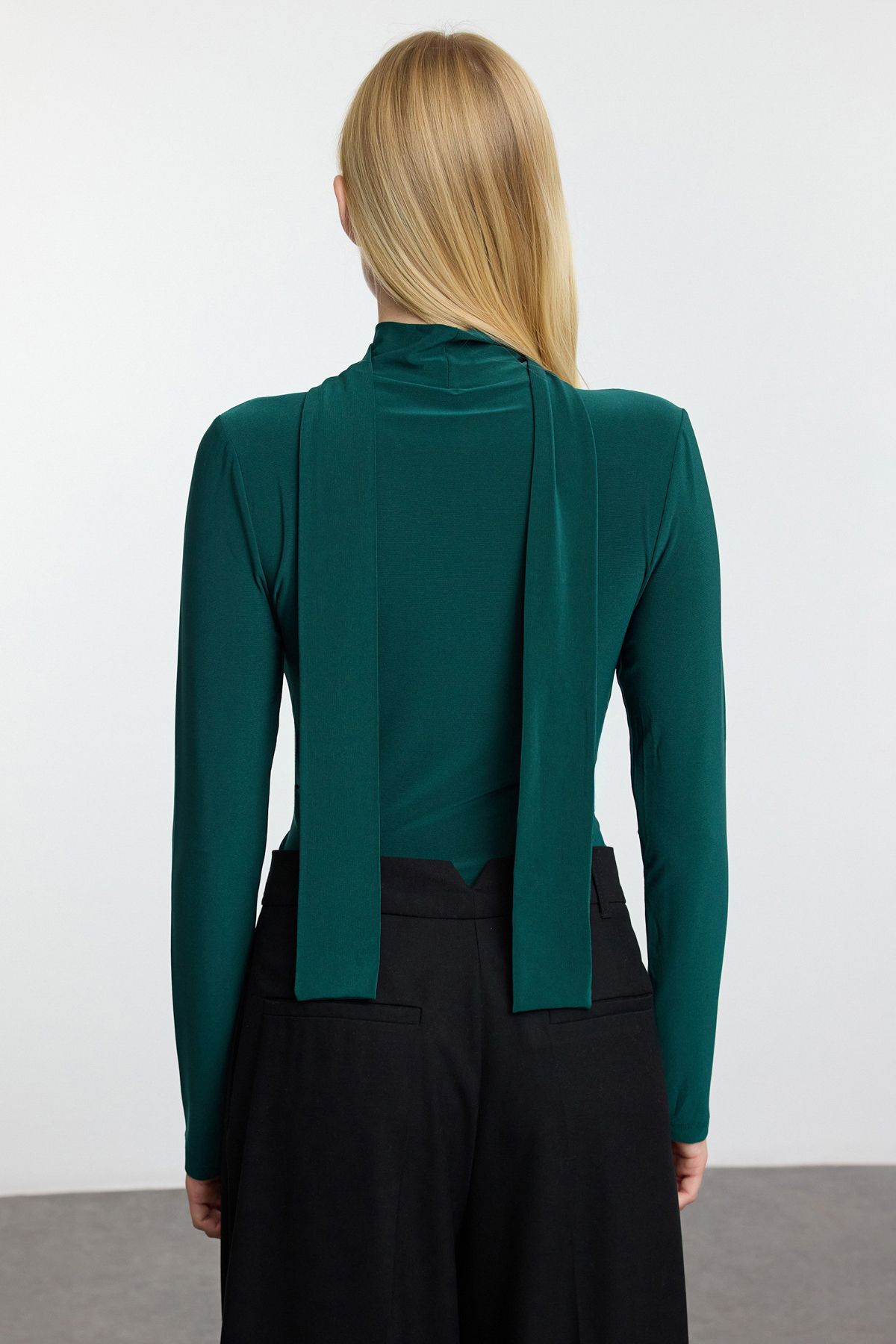 Trendyol Collection-Emerald Green Slim Fit Knitted Body - Double Breasted Collar with Tie Detail Twoaw25bd00015 5