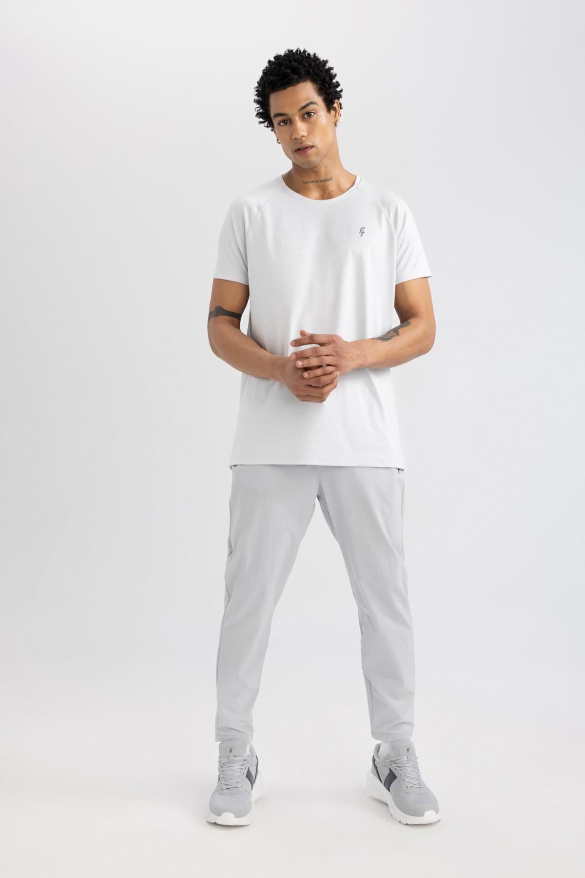 DeFacto-Dopasowany sportowy dres Jogger z podwójną kieszenią i standardową nogawką B5157ax24sp 3
