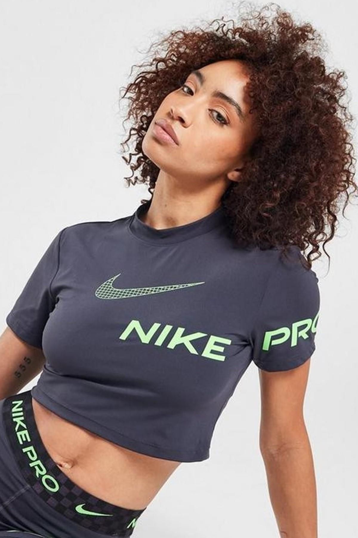 Nike Pro Dri fit Cropped Graphic Sleeve Kad n Antrasit Ti ort Fiyat Yorumlar Trendyol