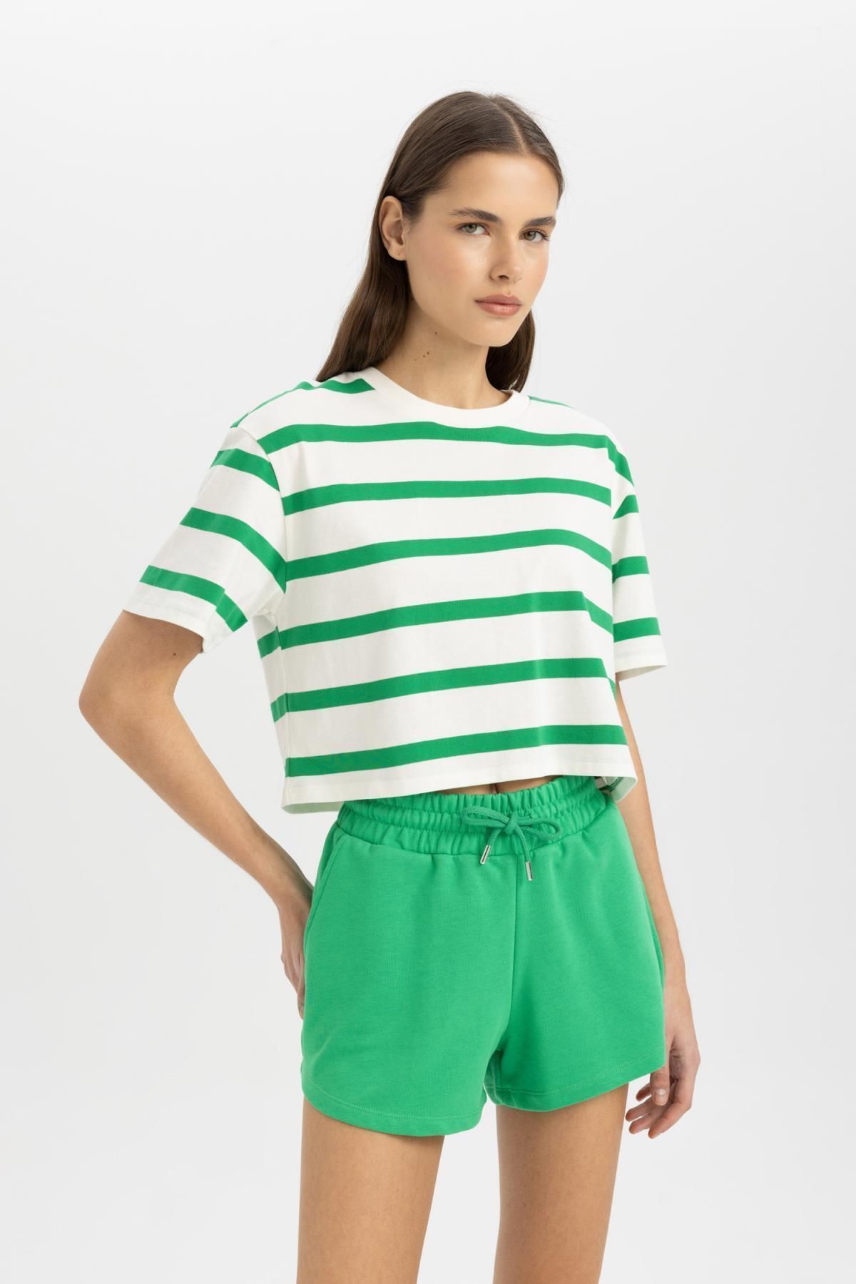 DeFacto-Kurze Basic-Shorts mit normaler Passform und normaler Taille C7600ax24sm 4
