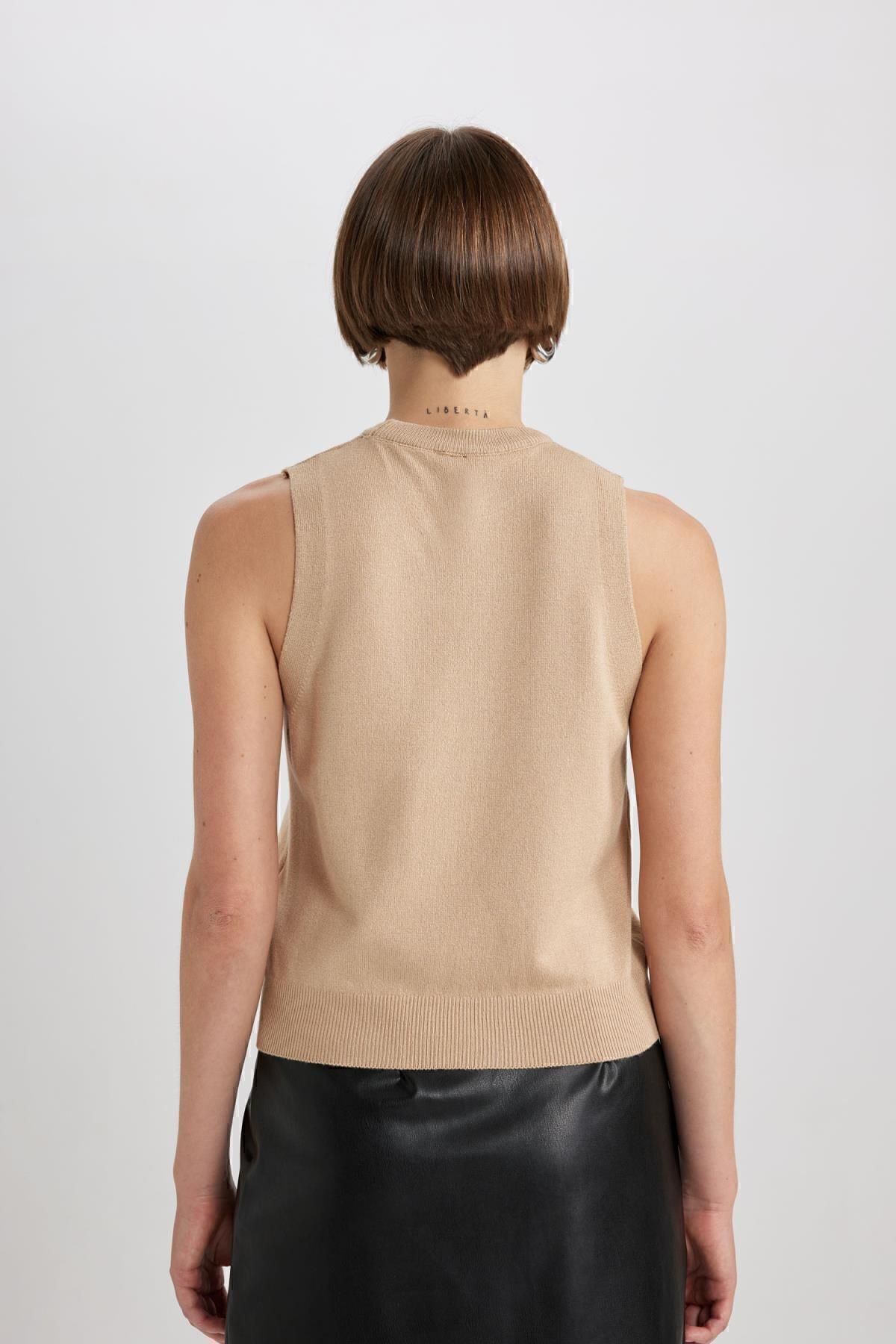 DeFacto-Regular Fit Half Turtleneck Basic Plain Tank Top B1917Ax23Au 6
