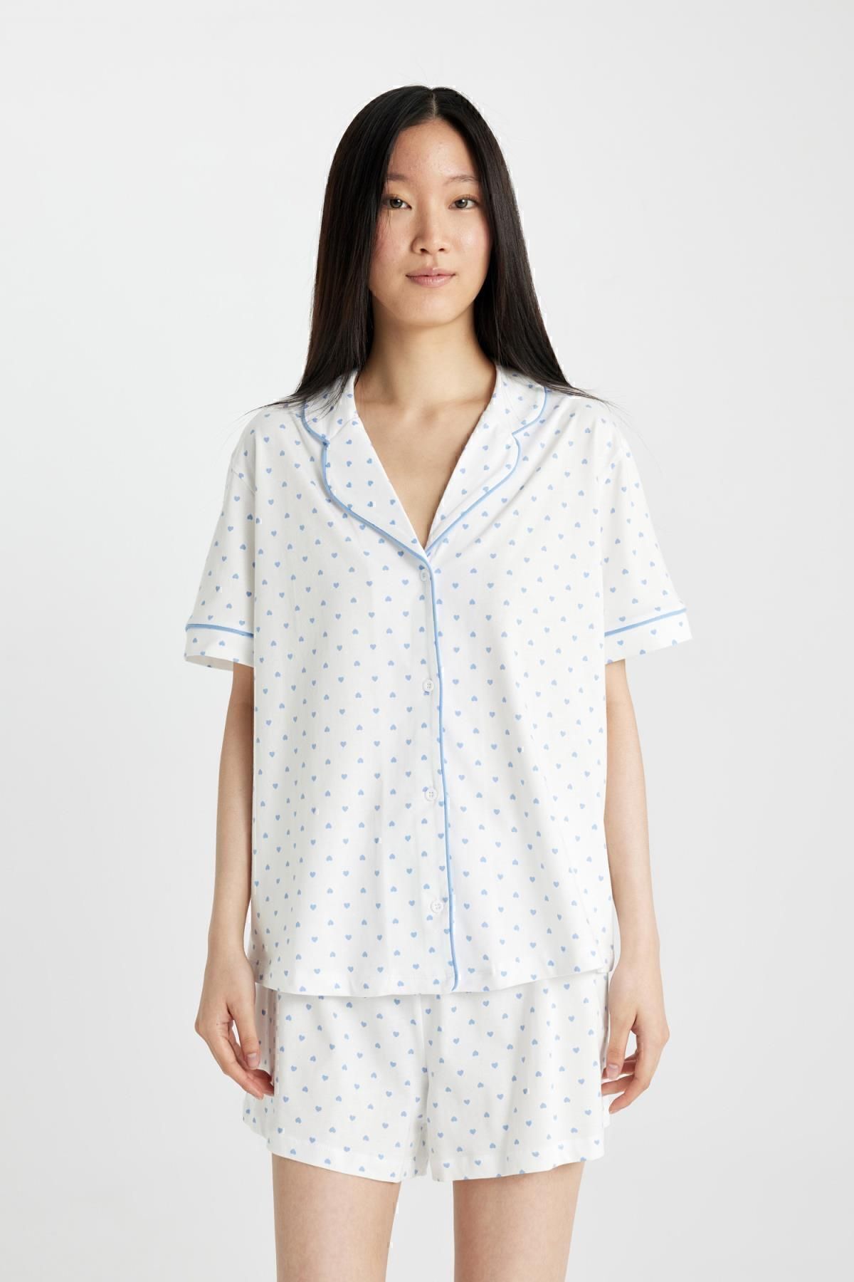 DeFacto-Pyjama-Set zum Verlieben – gemusterte, normale Passform, kurze Ärmel, Ober- und Unterteil mit Shorts D1527ax24sm 3