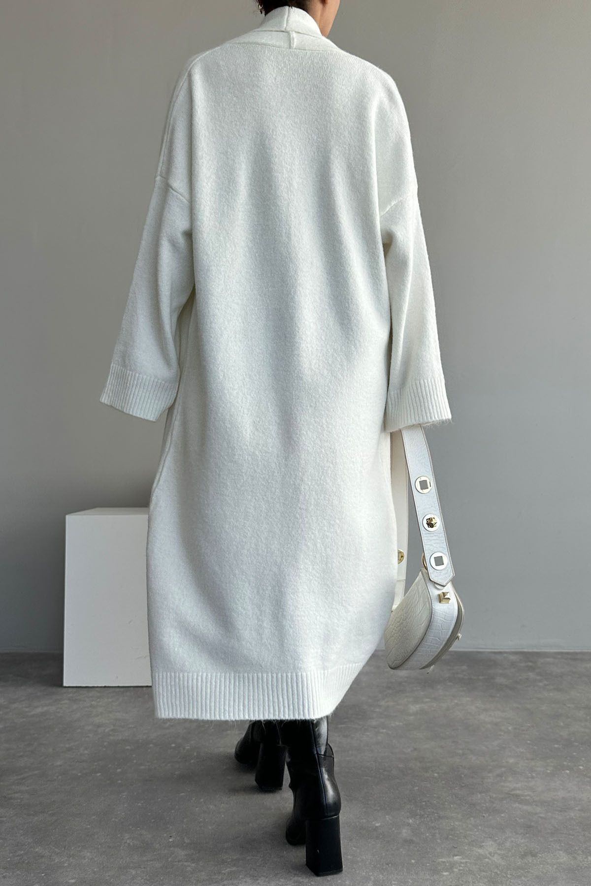 Lupies  Kadın Beyaz Şal Yaka Uzun Triko Hırka - Görsel 5