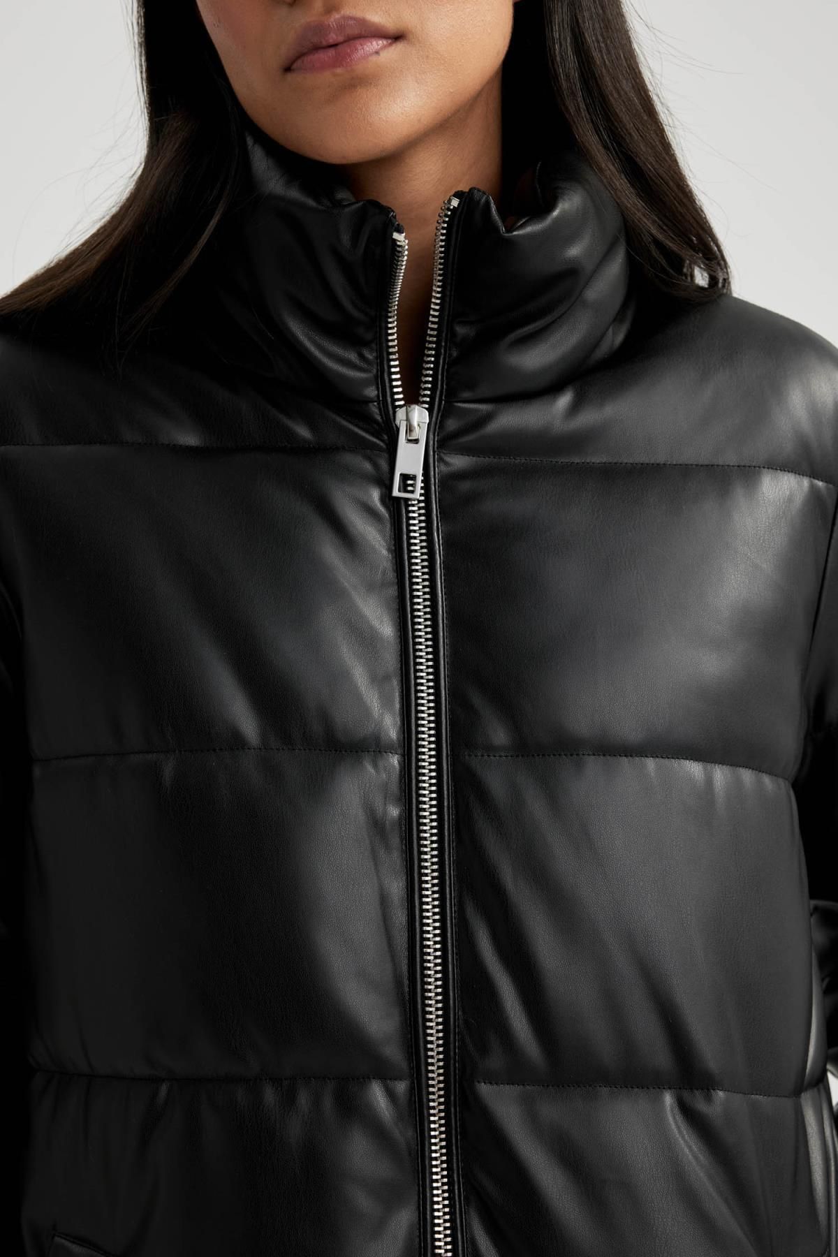 DeFacto-Wasserdichter Relax-Fit-Parka aus Kunstleder – Stehkragen A0990ax23cw 5