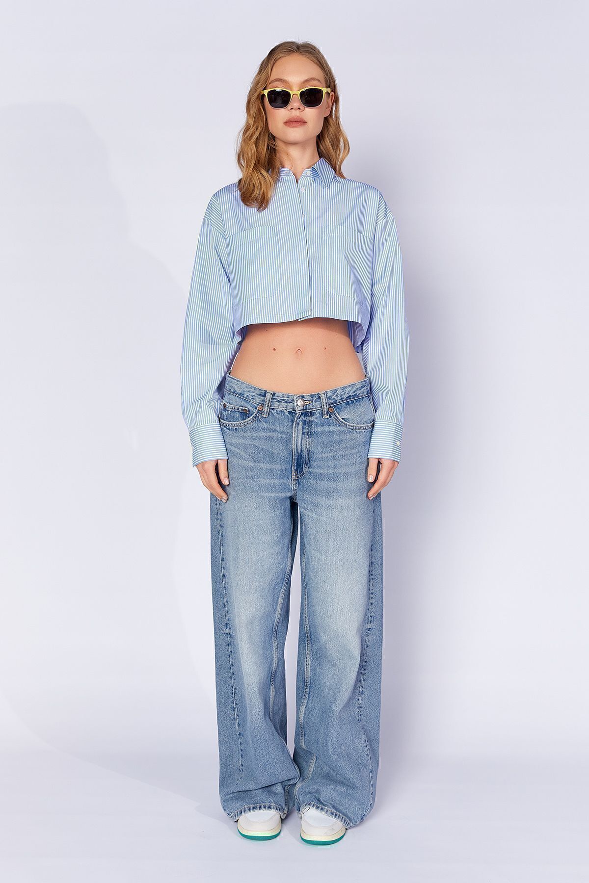 EDITION WOMAN Mavi Sırt Bağlama Detaylı Çift Cepli Çizgili Crop Gömlek| EK1000169147 görsel 3
