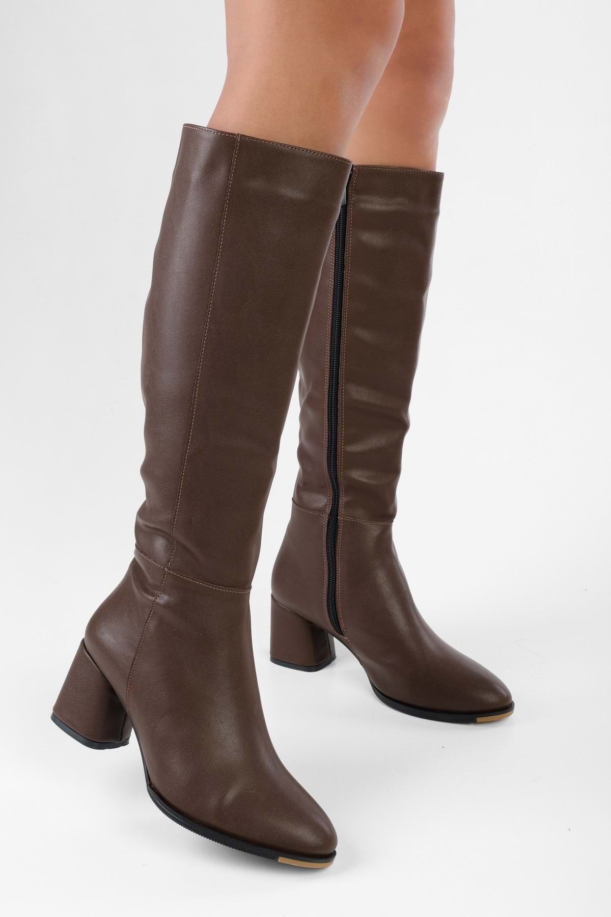 Shoeberry-Kiella Braune Damenstiefel mit Absatz 4