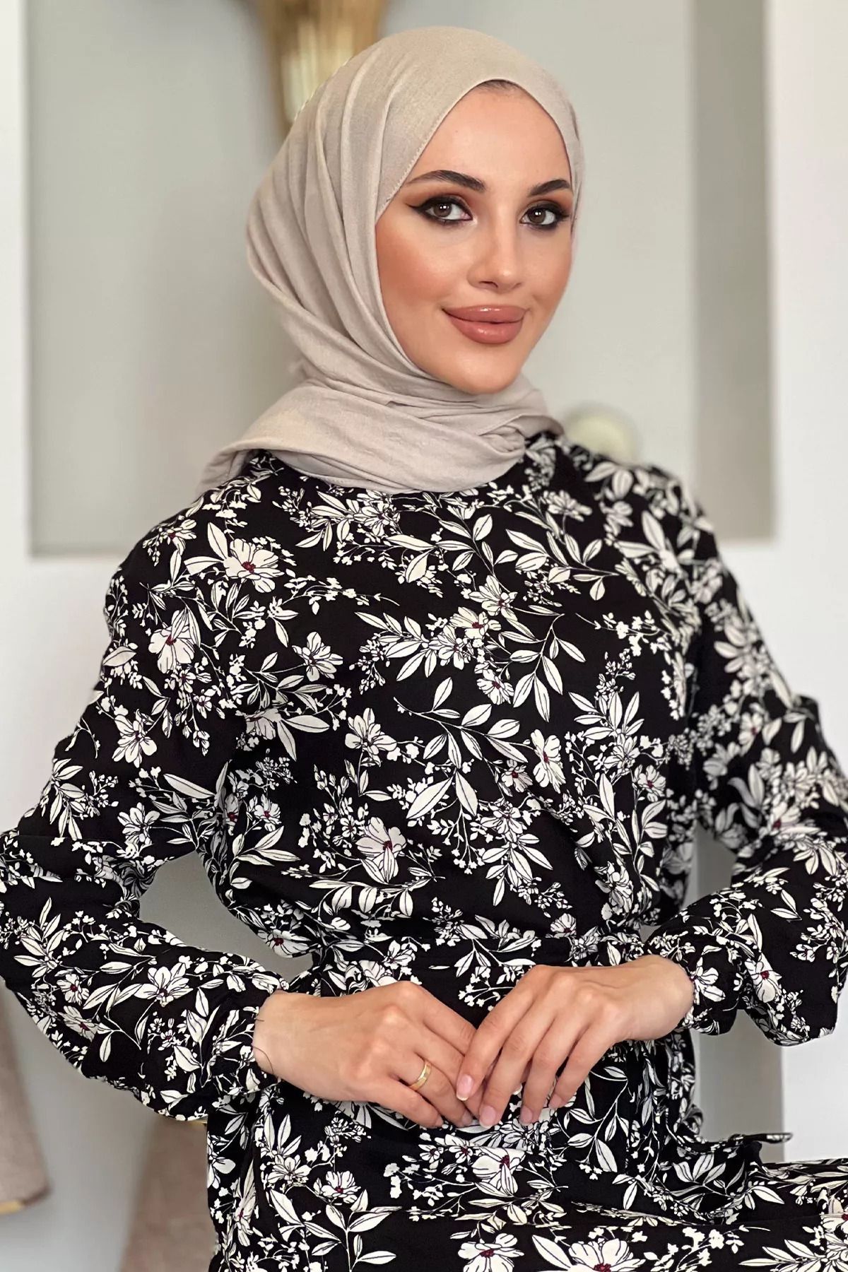julude-فستان حجاب فيسكوز منقوش بالزهور - مزين بكشكشة وحزام 3