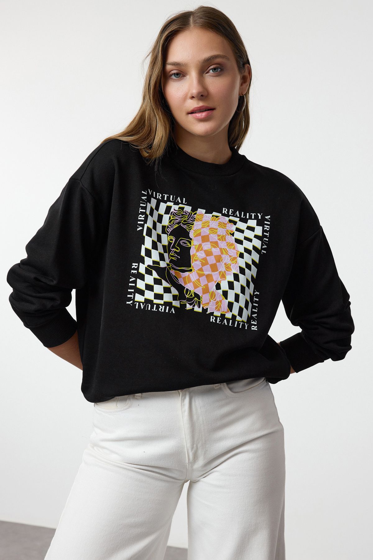 Trendyol Collection Dünnes Bedrucktes Schwarzes Strick-sweatshirt Normale Schnittform Twoaw22sw0180 für Damen - M