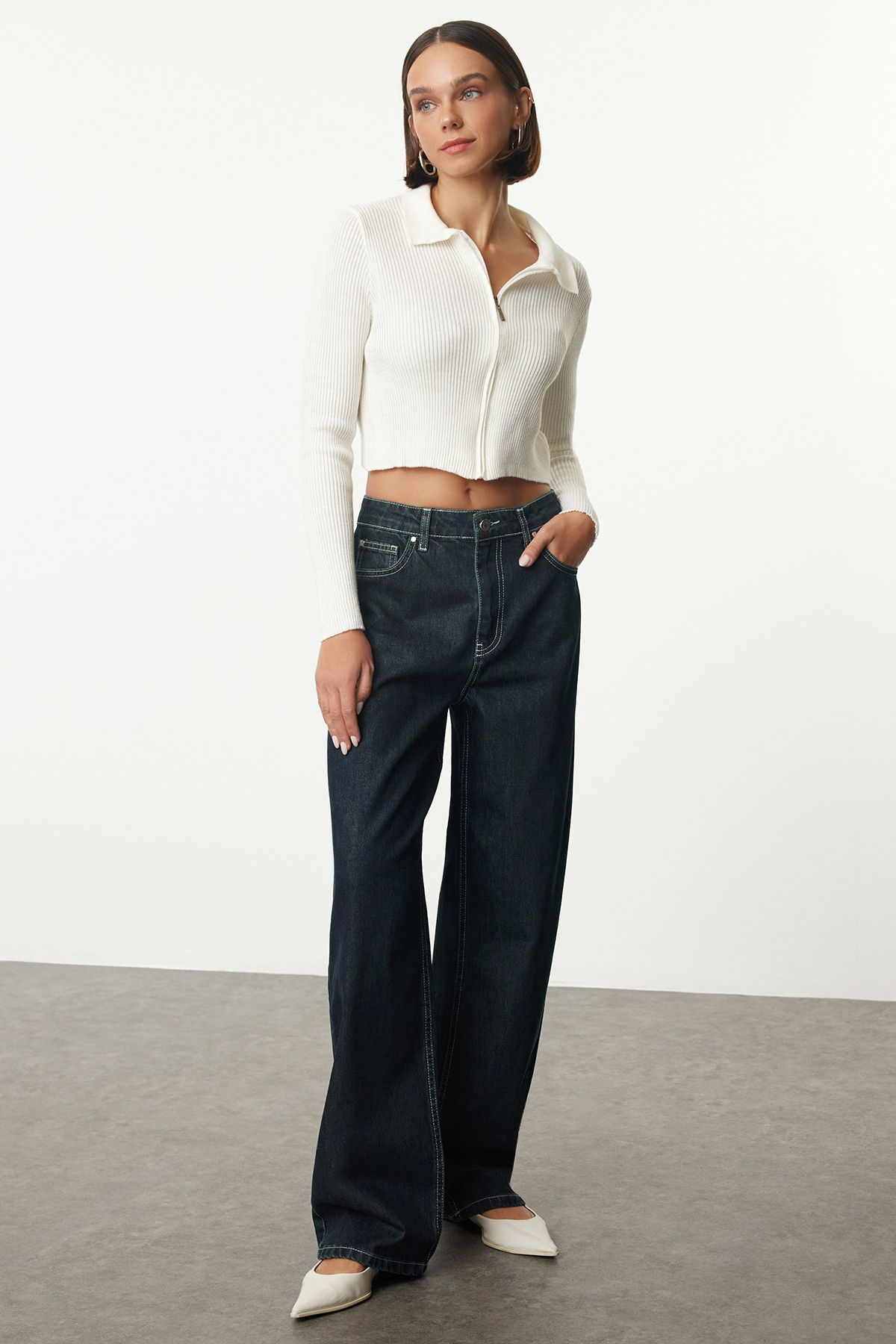 Trendyol Collection Baggy Dark Blue Skater Jeans - Normalny Stan Twoaw25je00229 Kobieta - 36