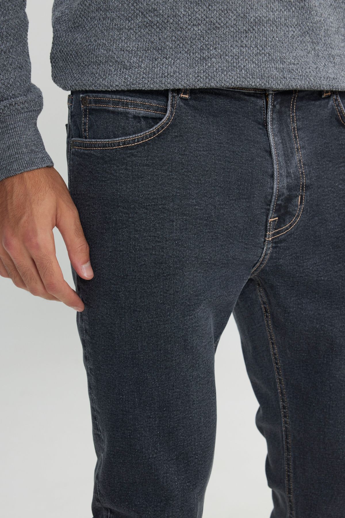 شلوار جین مشکی مردانه سیاه Rider slim fit num برش کمر معمولی باریک پوست انعطاف پذیر Lee